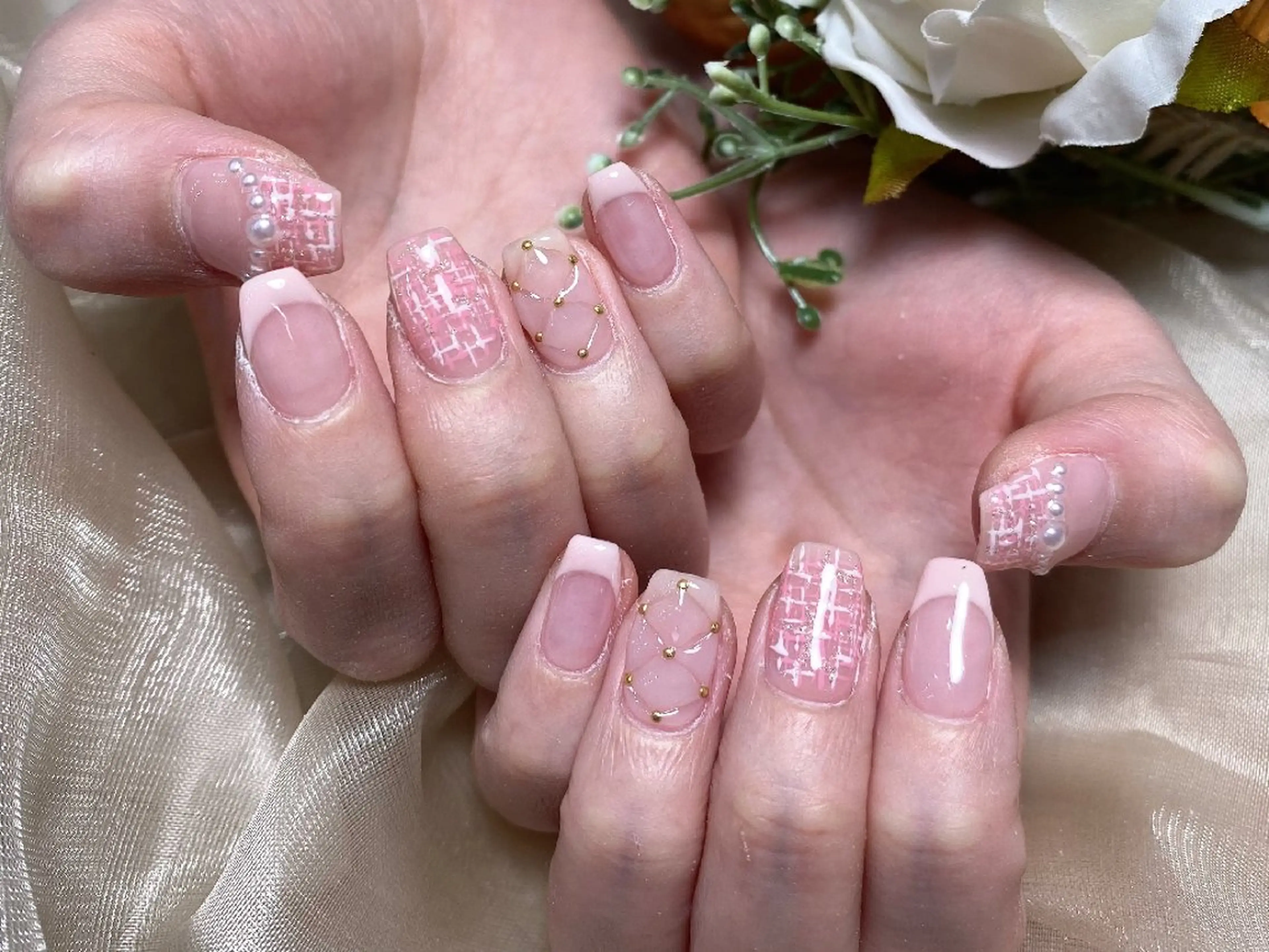 ネイル アートネイル フラワーネイル フットネイル ジェルネイル キラキラネイル ハンドネイル UM Nail Salonのネイルデザイン