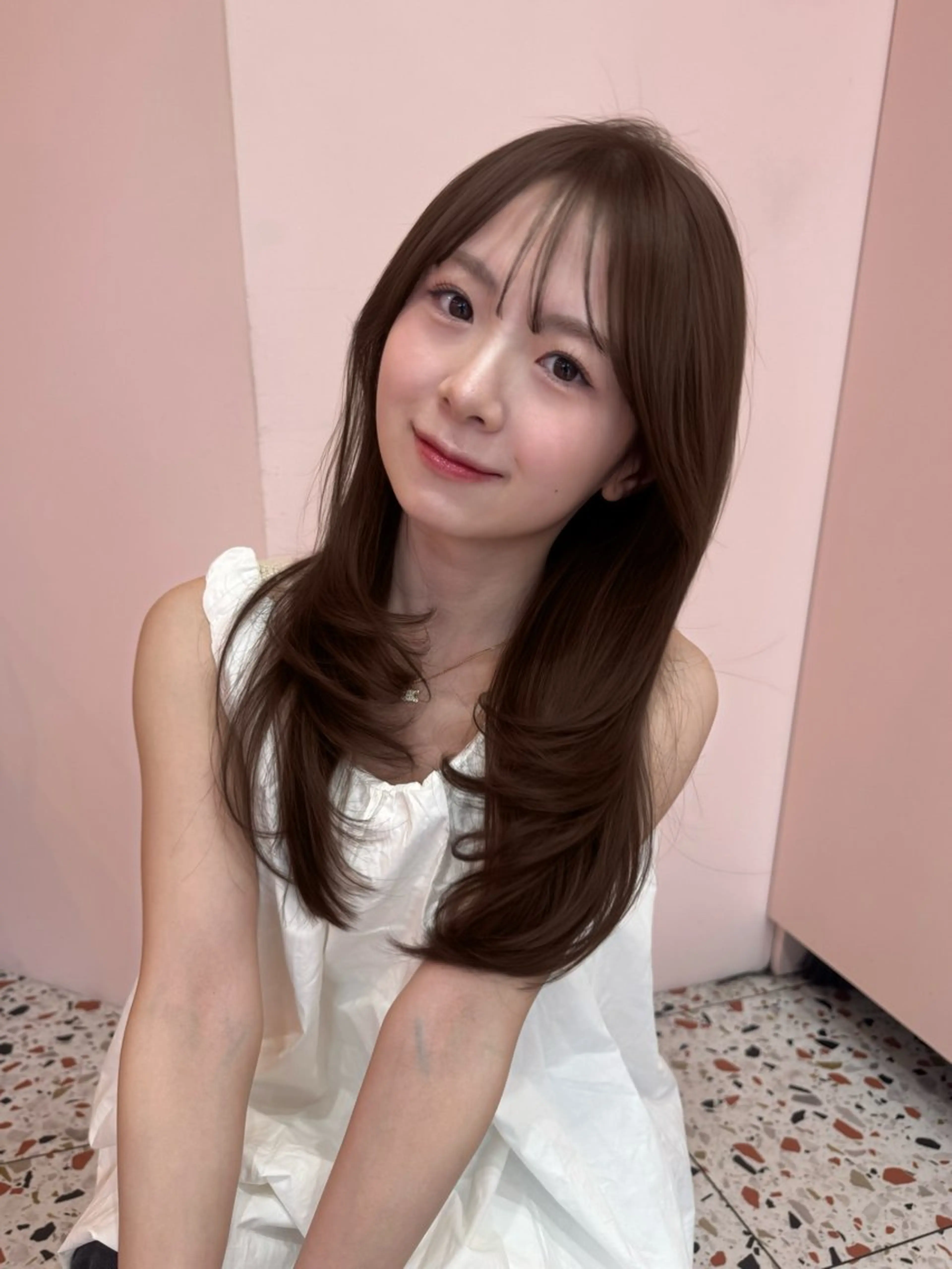 ロング ラベンダーベージュ 顔まわりレイヤー 顔周りカット 韓国風ヘア レイヤーカット カット ヘアカラー トリートメント 顔周り/透明感カラー REINA𓍯のヘアスタイル