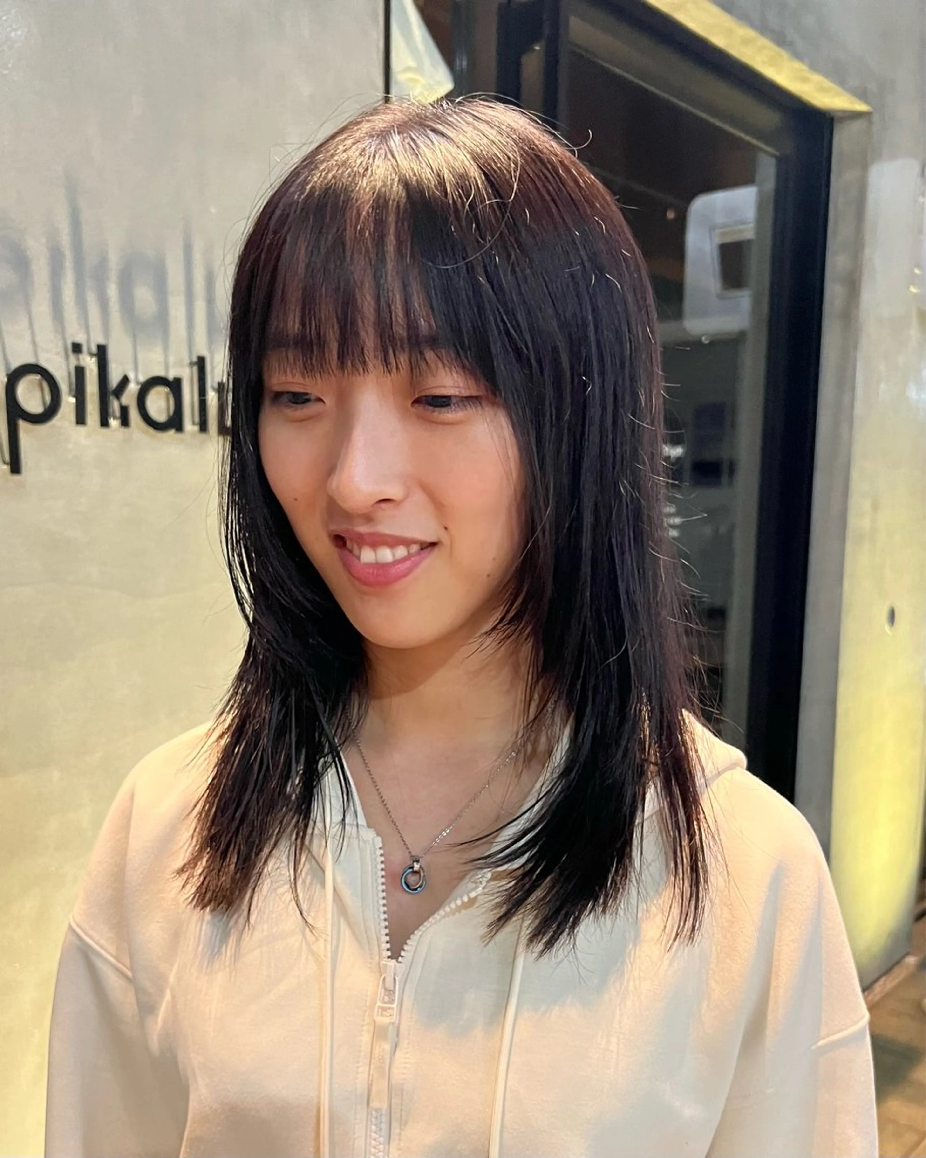 セミロング カラー パーマ ヘアアレンジ くびれヘア 顔まわりレイヤー 韓国風ヘア くびれレイヤー レイヤーカット ショートヘア原宿 fifth コシのヘアスタイル