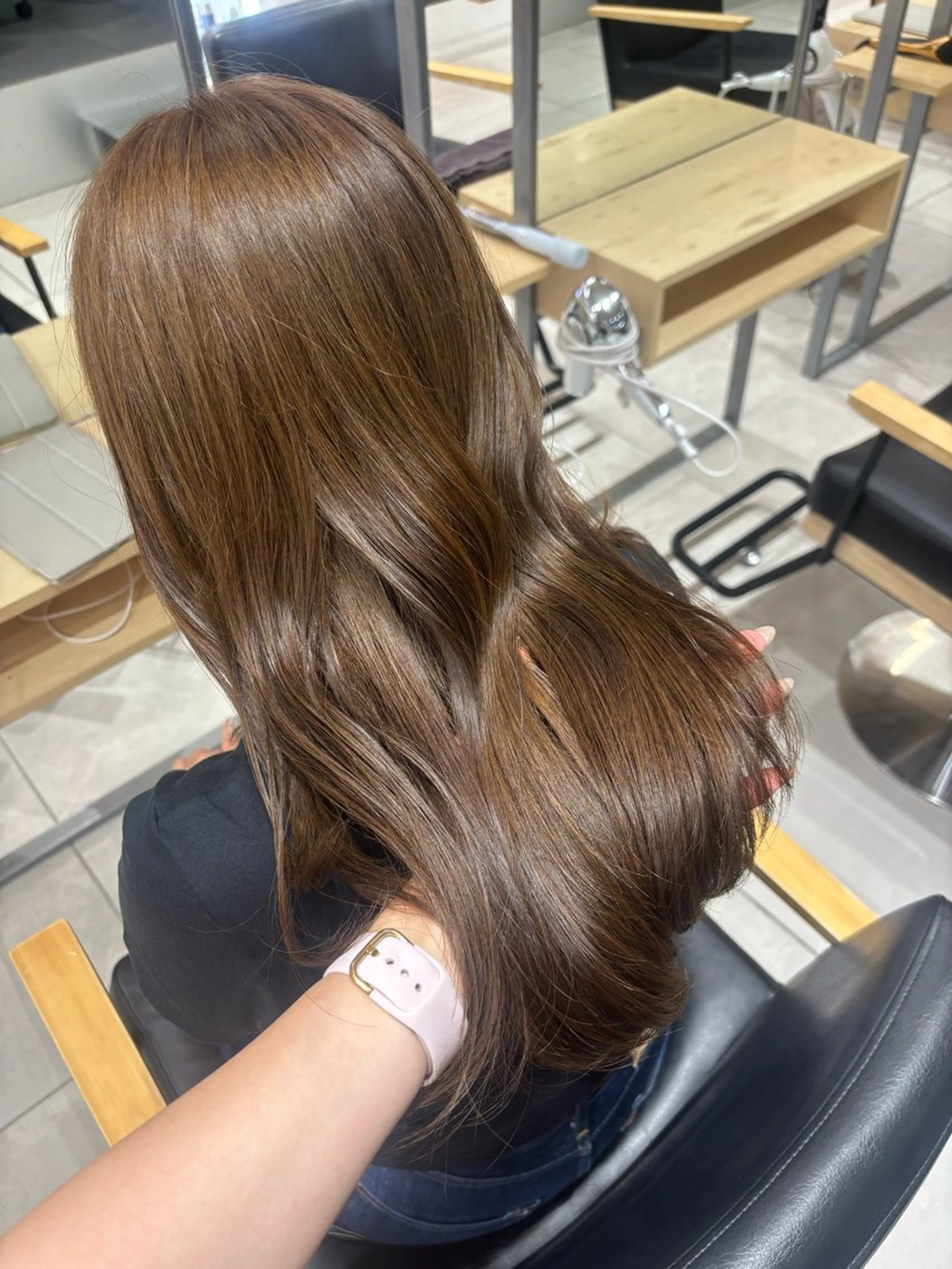 ロング カラー ヘアアレンジ ヘアカラー ベージュ/グレージュ 🧸あやか/表参道のヘアスタイル