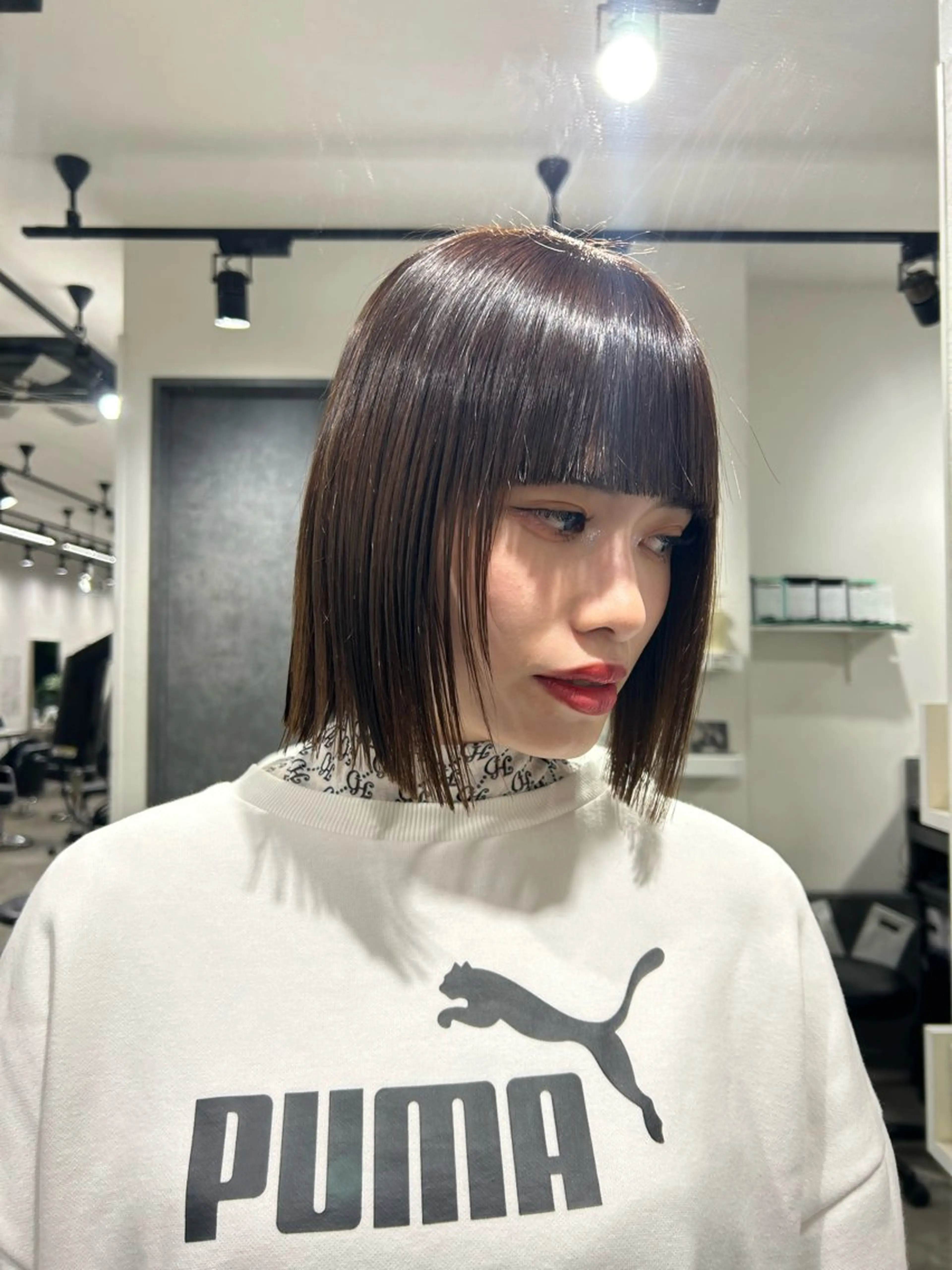 ショート 縮毛矯正 艶カラー/レイヤー /メンズ/マツエクのヘアスタイル