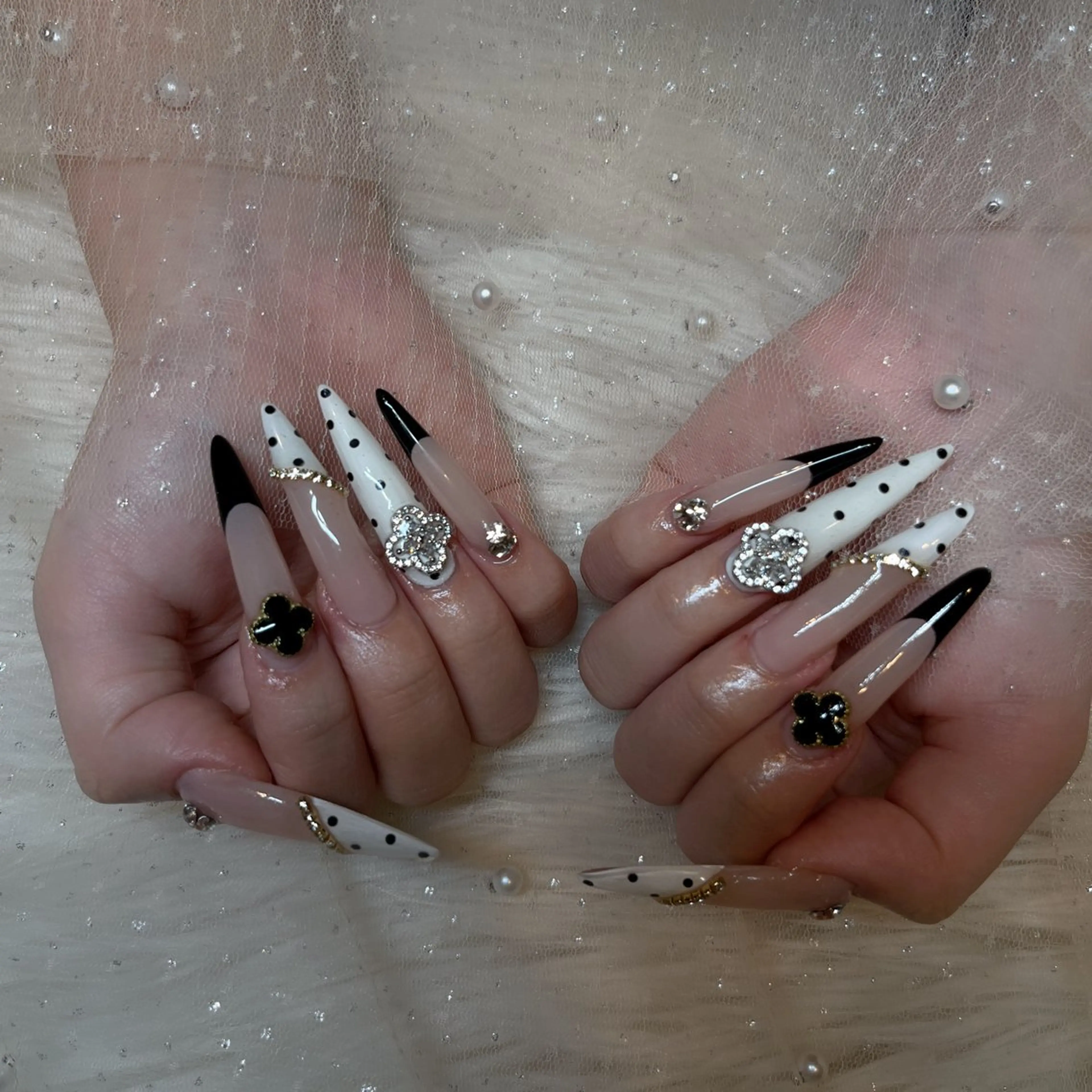 メンズ ネイル ドット 長さ出し フレンチネイル ロングネイル ハンドネイル Private Atelierのネイルデザイン