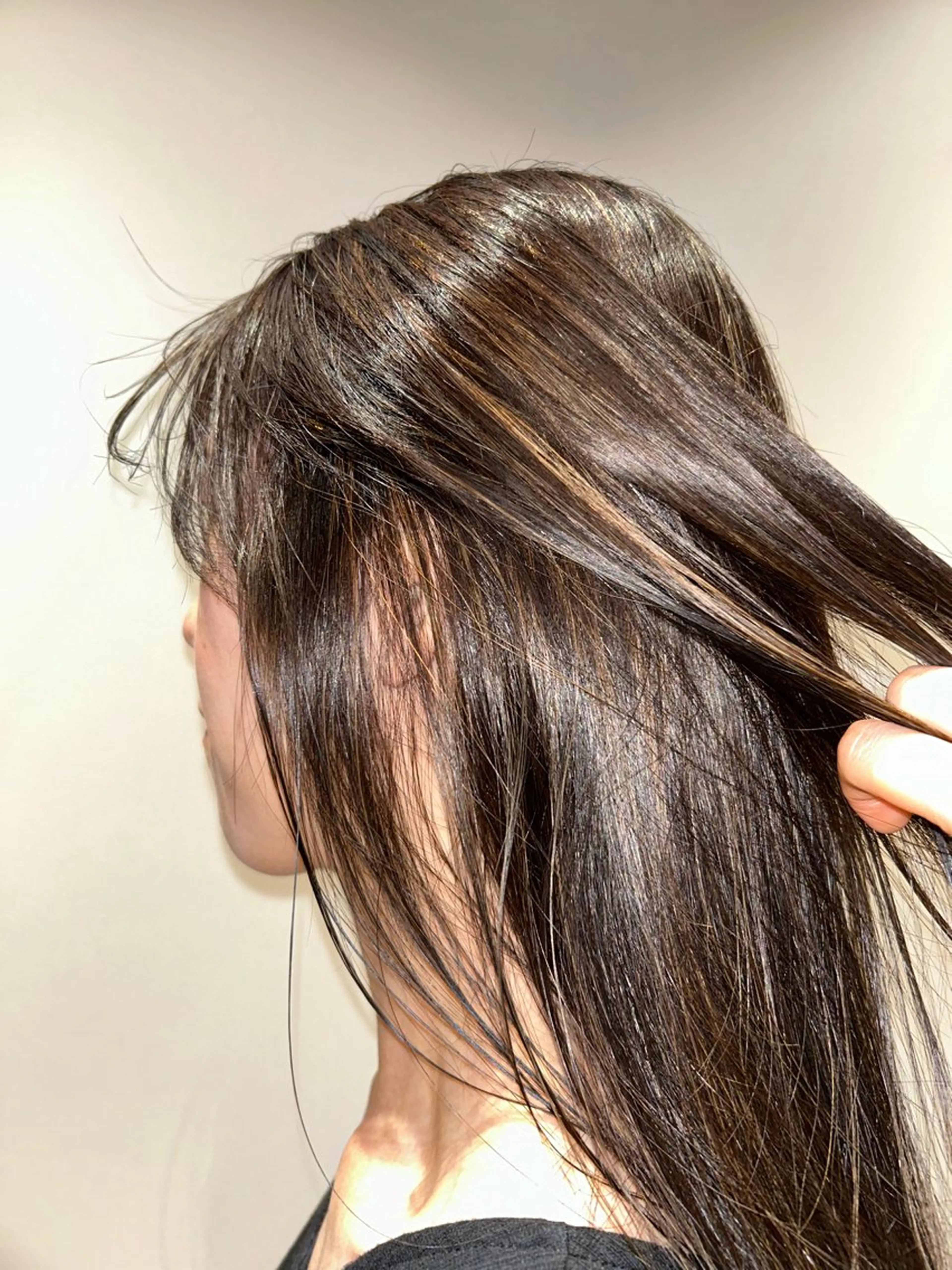 セミロング カラー カット無料内田 海香のヘアスタイル