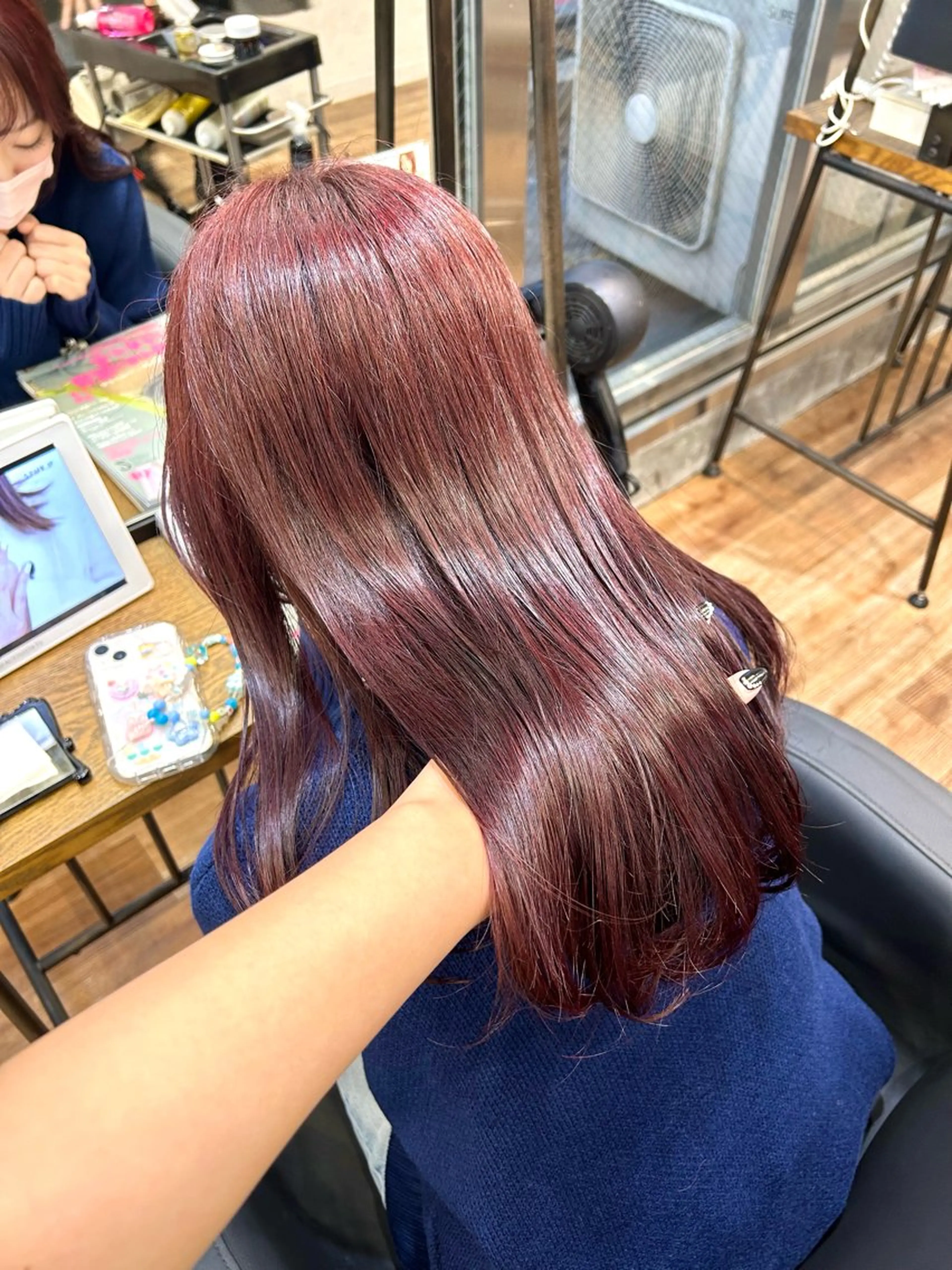 カラー ブリーチ ブラウンカラー ブリーチなしカラー ピンクカラー ヘアカラー 藤間 帆乃夏（とうまほのかのヘアスタイル