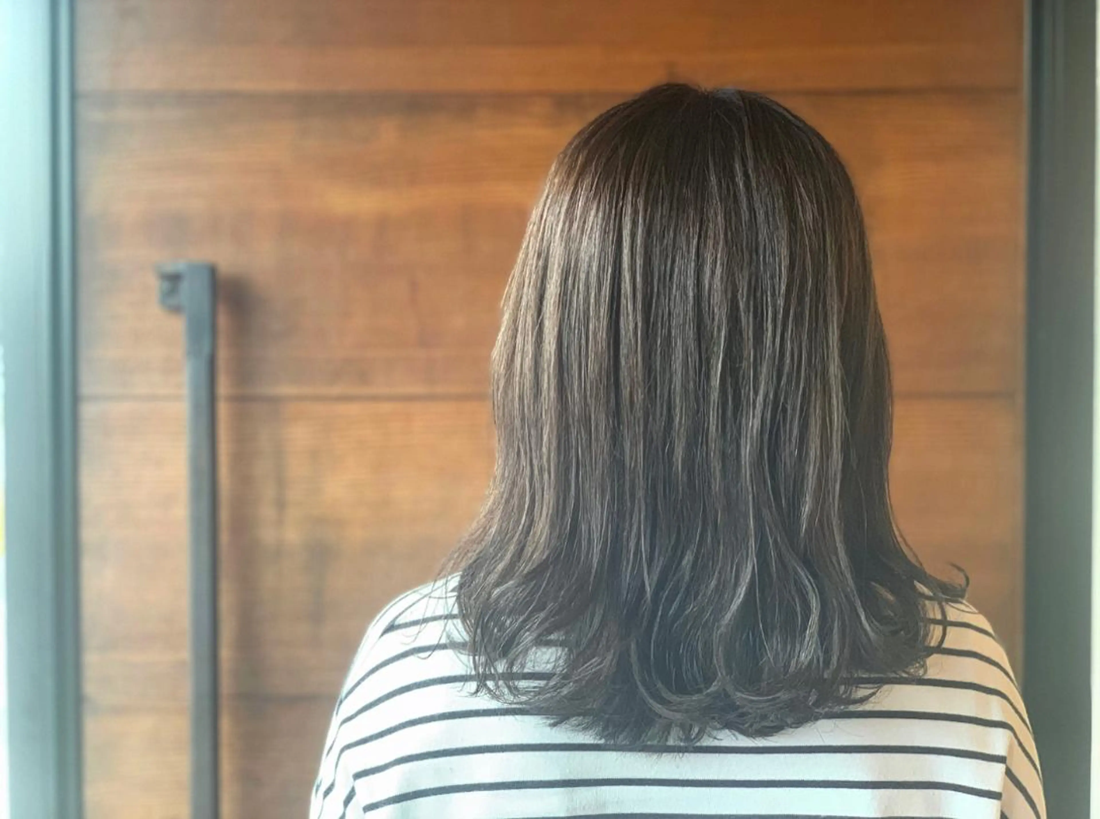 ミディアム カラー 黒髪 グレーブラック 悠 亜のマツエク・マツパデザイン