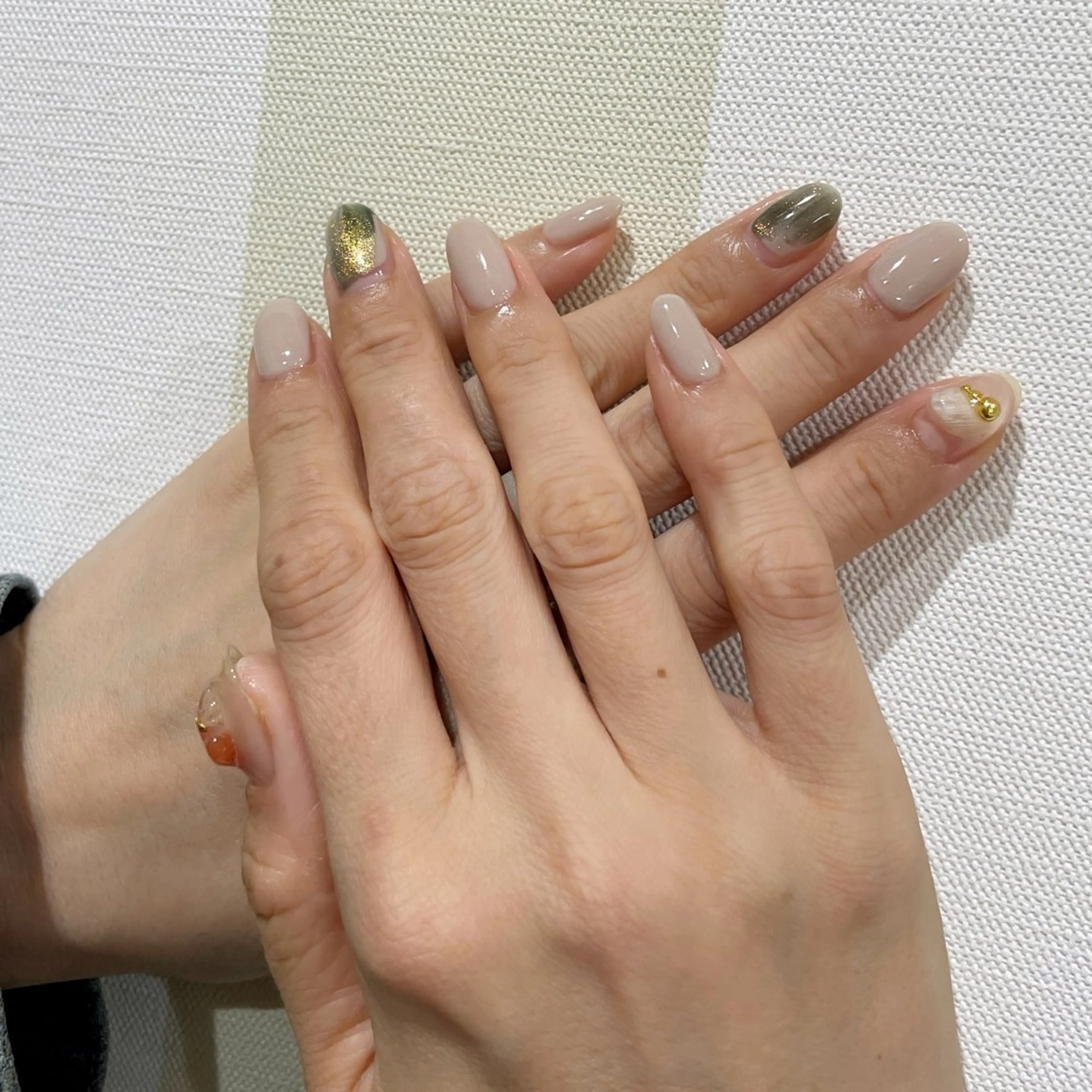 ネイル クリアネイル ニュアンスネイル ショートネイル ストーンネイル ハンドネイル y-neil | ニュアンスネイルのネイルデザイン