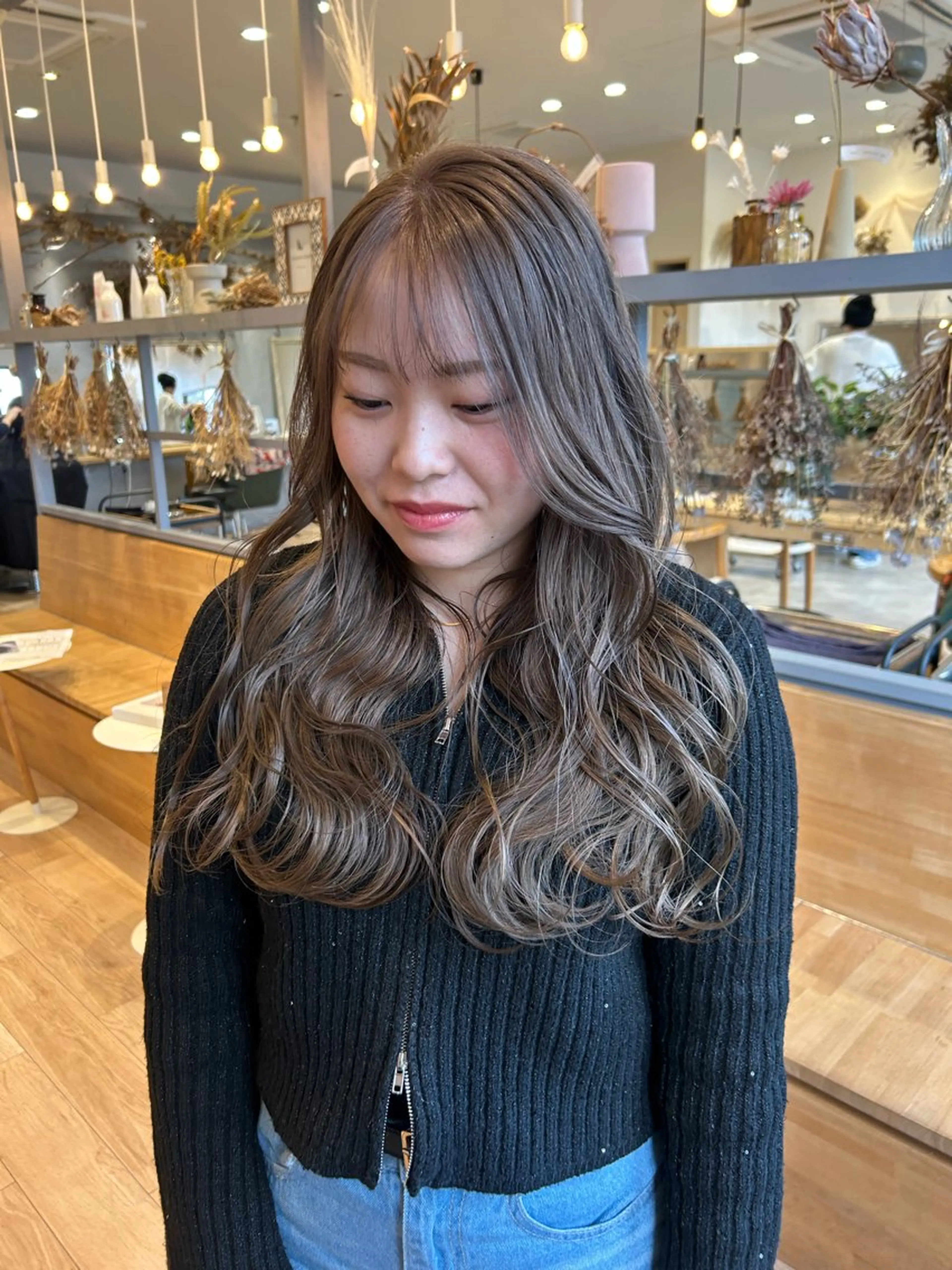 ロング カラー ブリーチ グレージュ ミルクティーグレージュ ヘアカラー 田中 紫苑のヘアスタイル