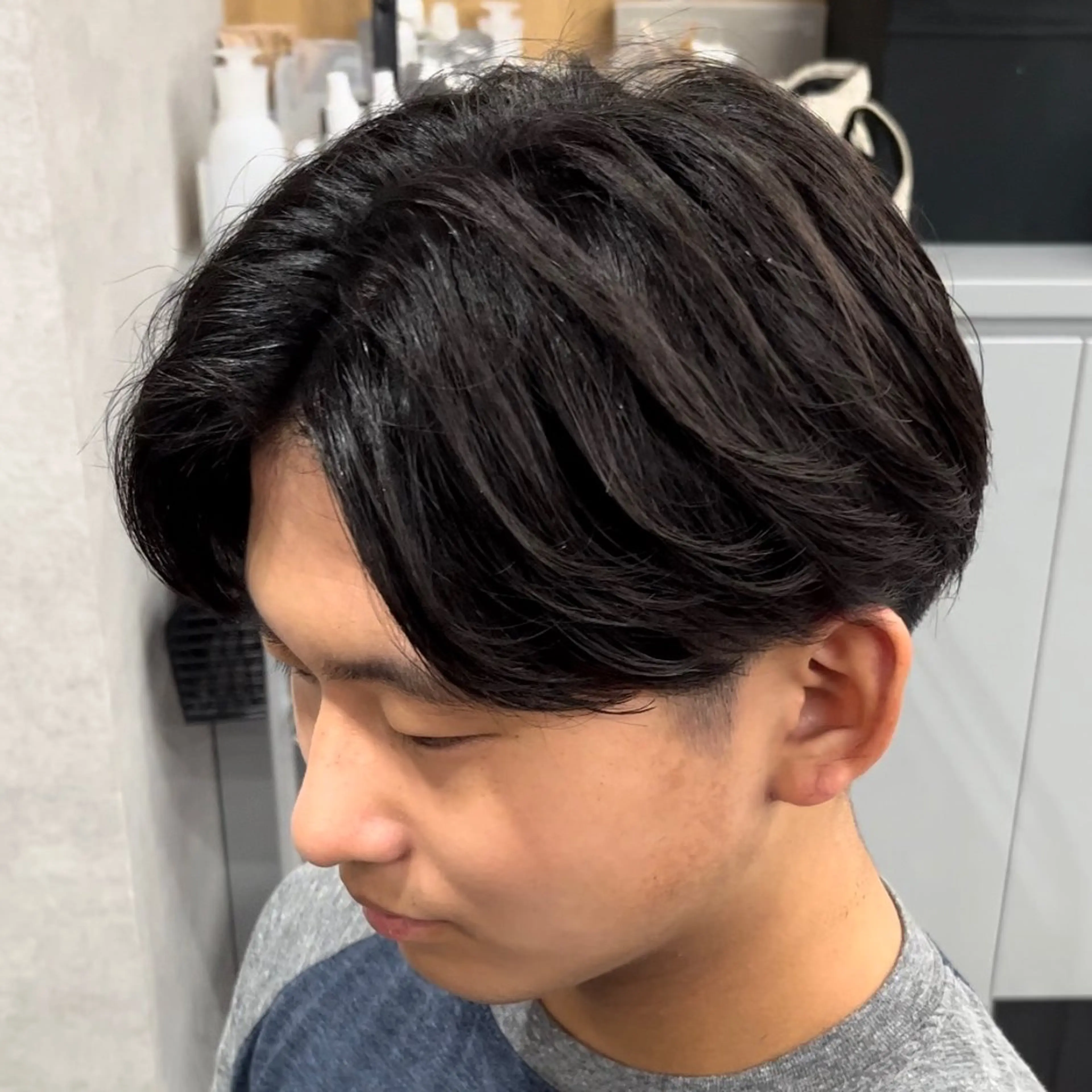 ショート カラー パーマ メンズ メンズパーマ ニュアンスパーマ センターパート マスターかずまのヘアスタイル