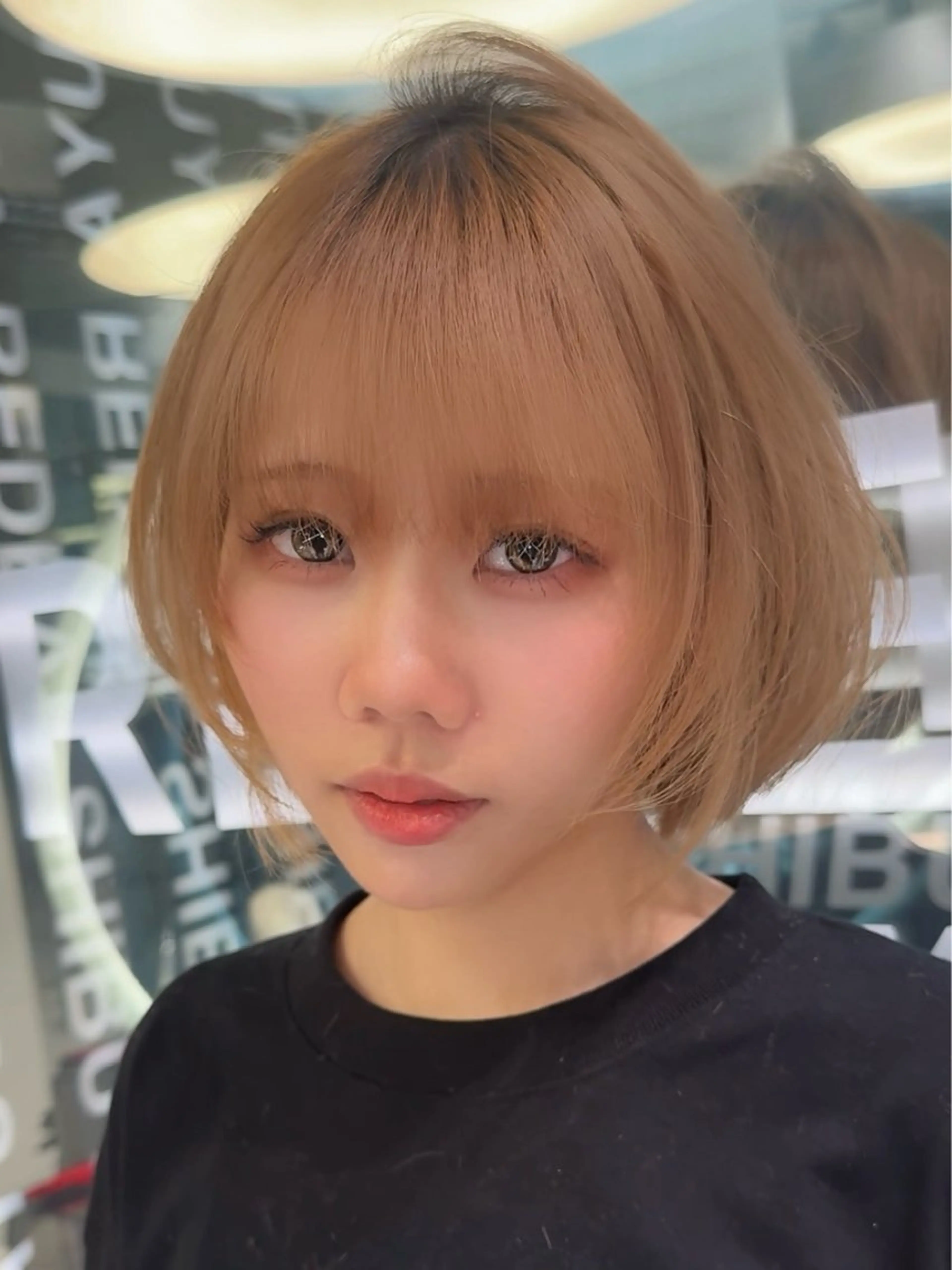 ショート カラー ブリーチ ケアブリーチ ヘアカラー REDEAL SHIBUYA所属・Rino/ハイトーン /ミルクティーカラーのヘアスタイル