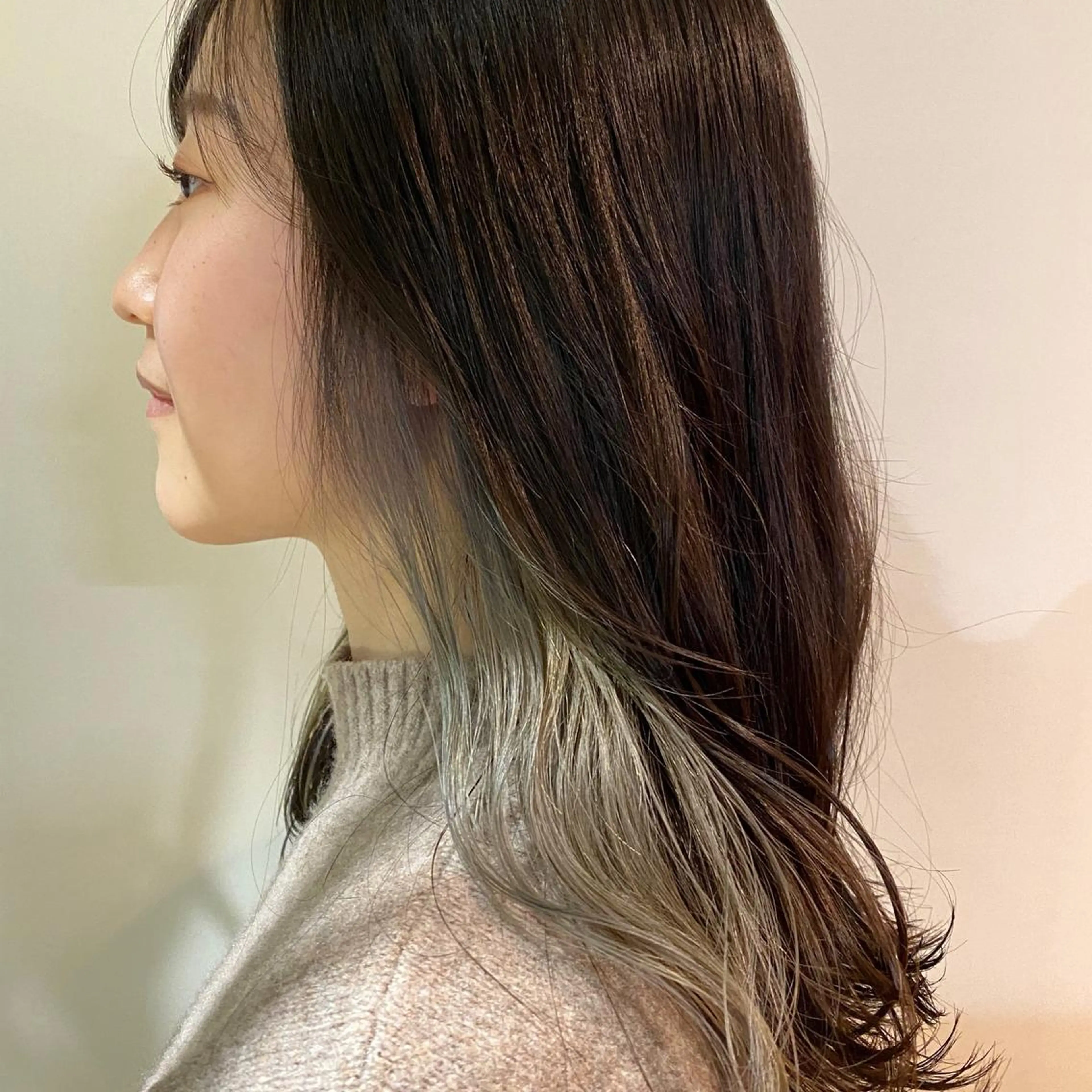 ミディアム カラー インナーカラー シルバー 撮影モデル募集 🦋soemikaのヘアスタイル