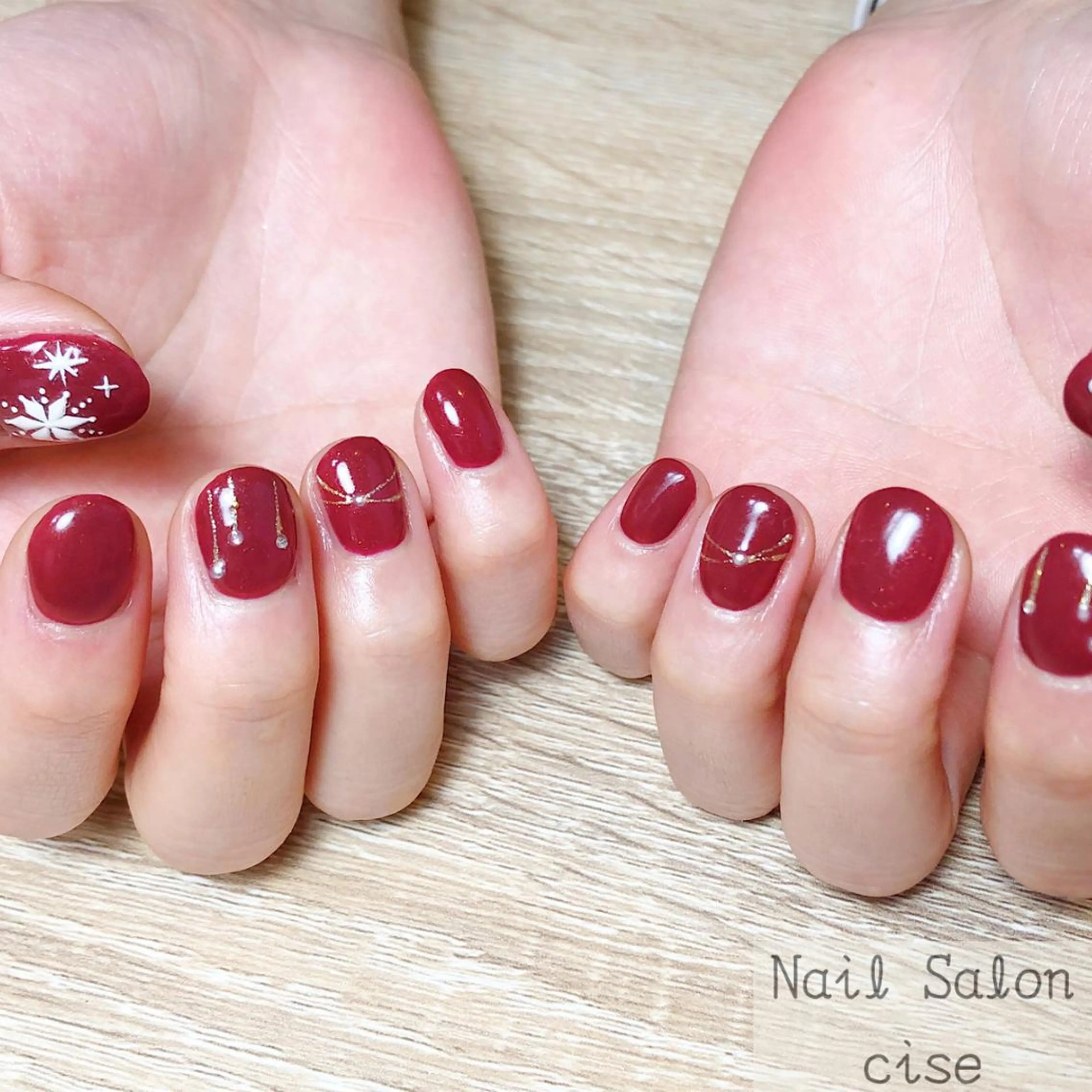 ネイル シンプルネイル 冬ネイル クリスマス ハンドネイル Nail Salon ciseのネイルデザイン