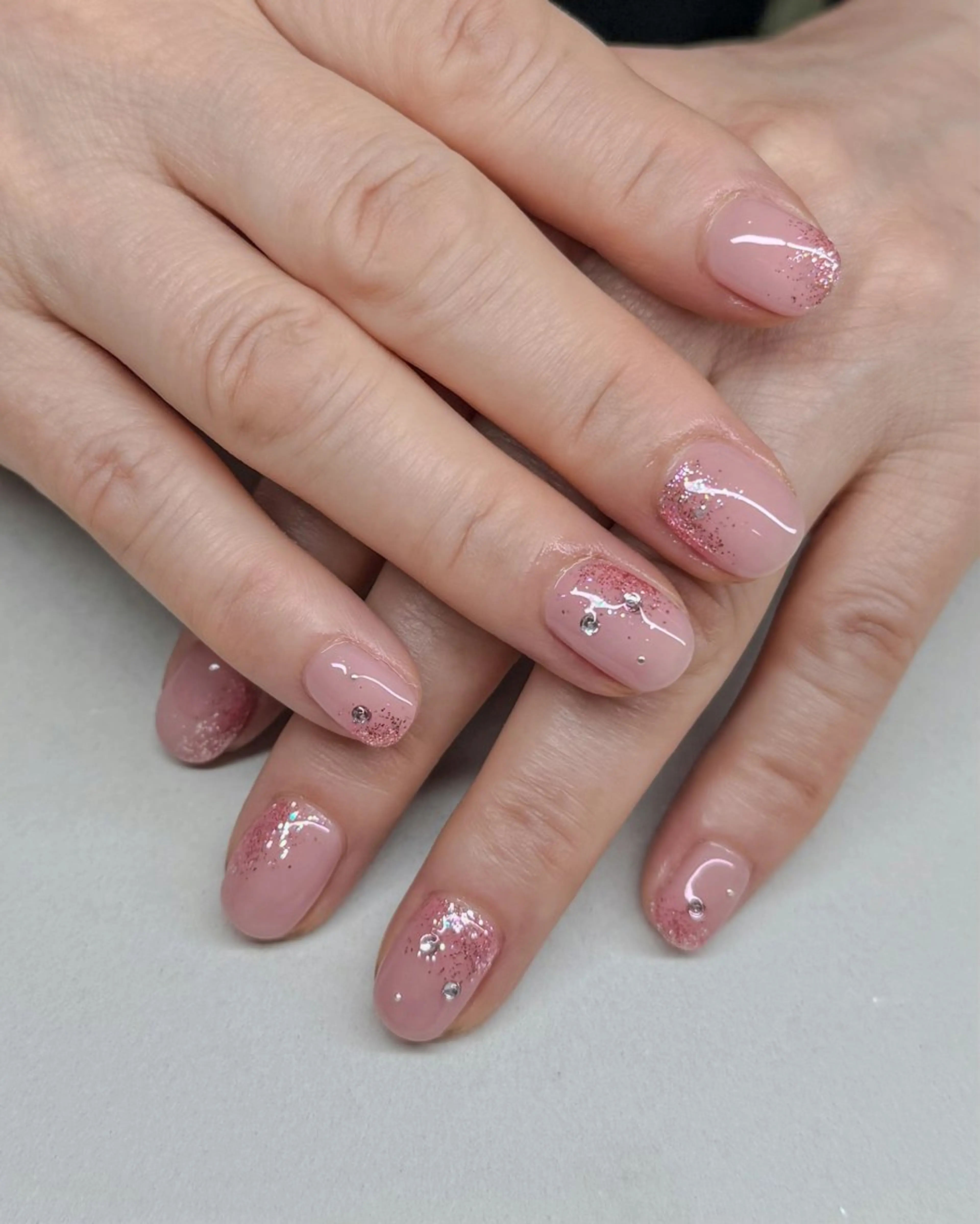 ネイル ストーンネイル num-fi Aiのネイルデザイン