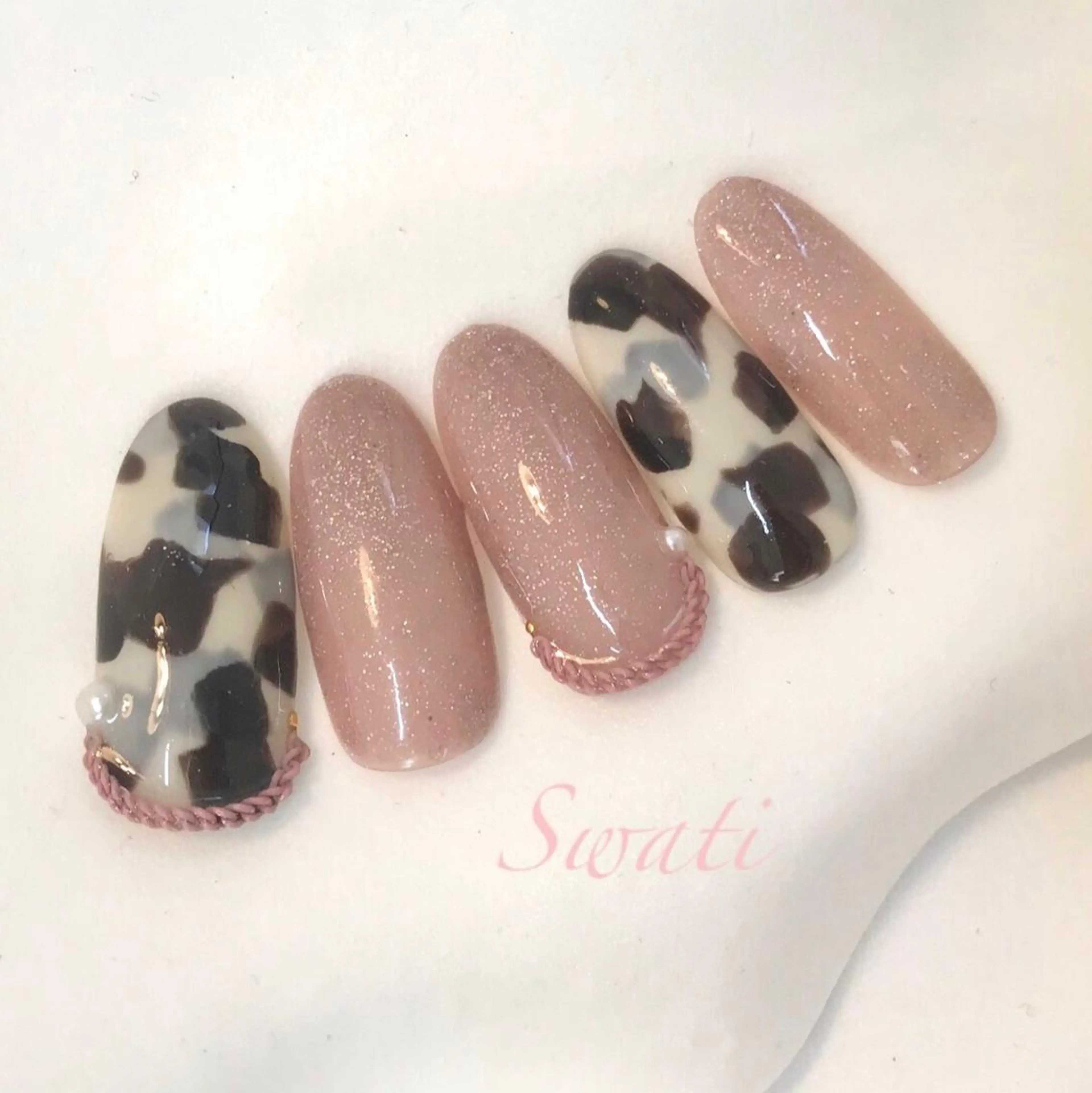 ネイル アートネイル べっ甲ネイル ニュアンスネイル オフィスネイル ピンク yuko （ネイリスト）のネイルデザイン