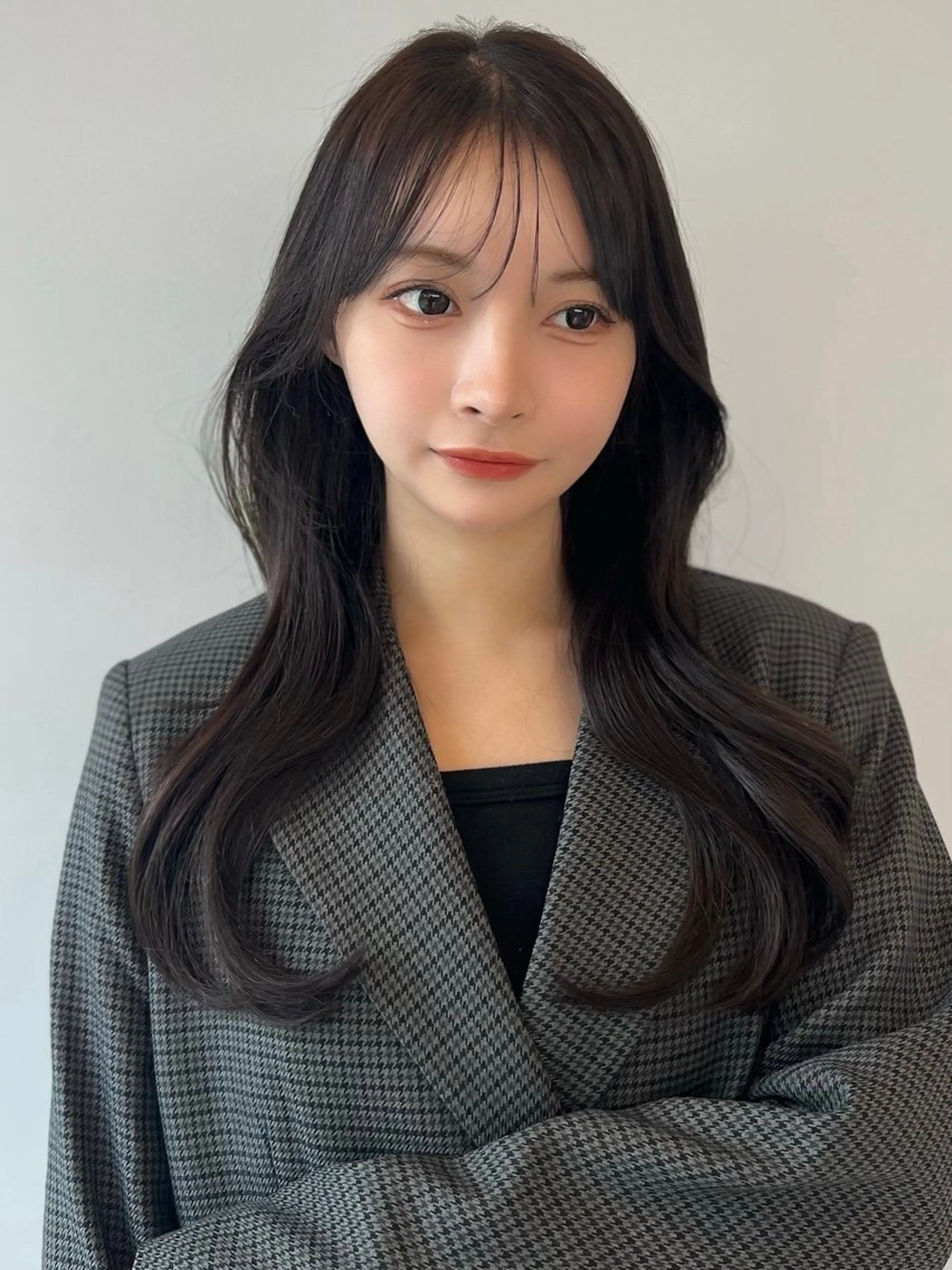 ロング カラー ロングレイヤー ダークグレー ダークグレージュ グレージュ レイヤーカット カット ヘアカラー トリートメント レイヤー/髪質改善 DAISUKEのヘアスタイル