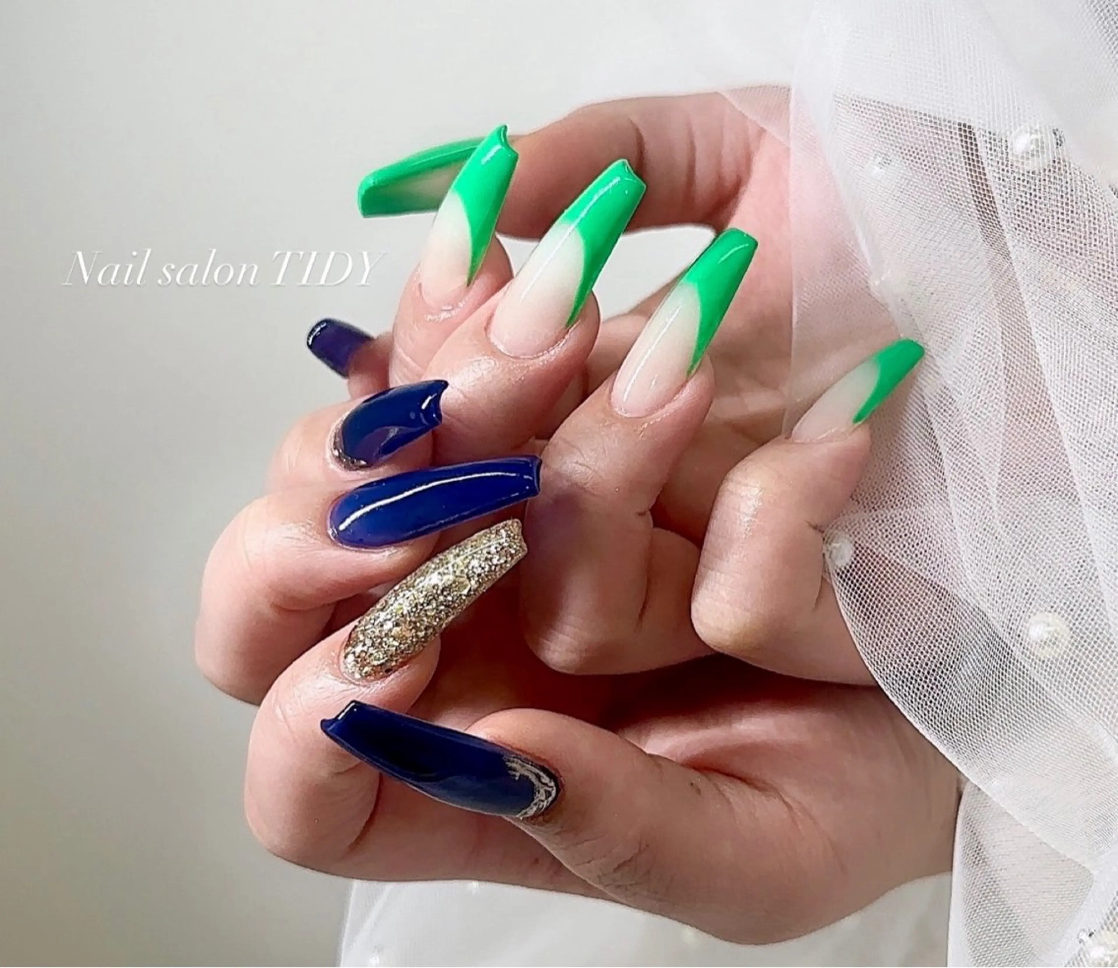 ネイル ジェルネイル キラキラネイル 韓国ネイル 持ち込み パラジェル TIDY .のネイルデザイン