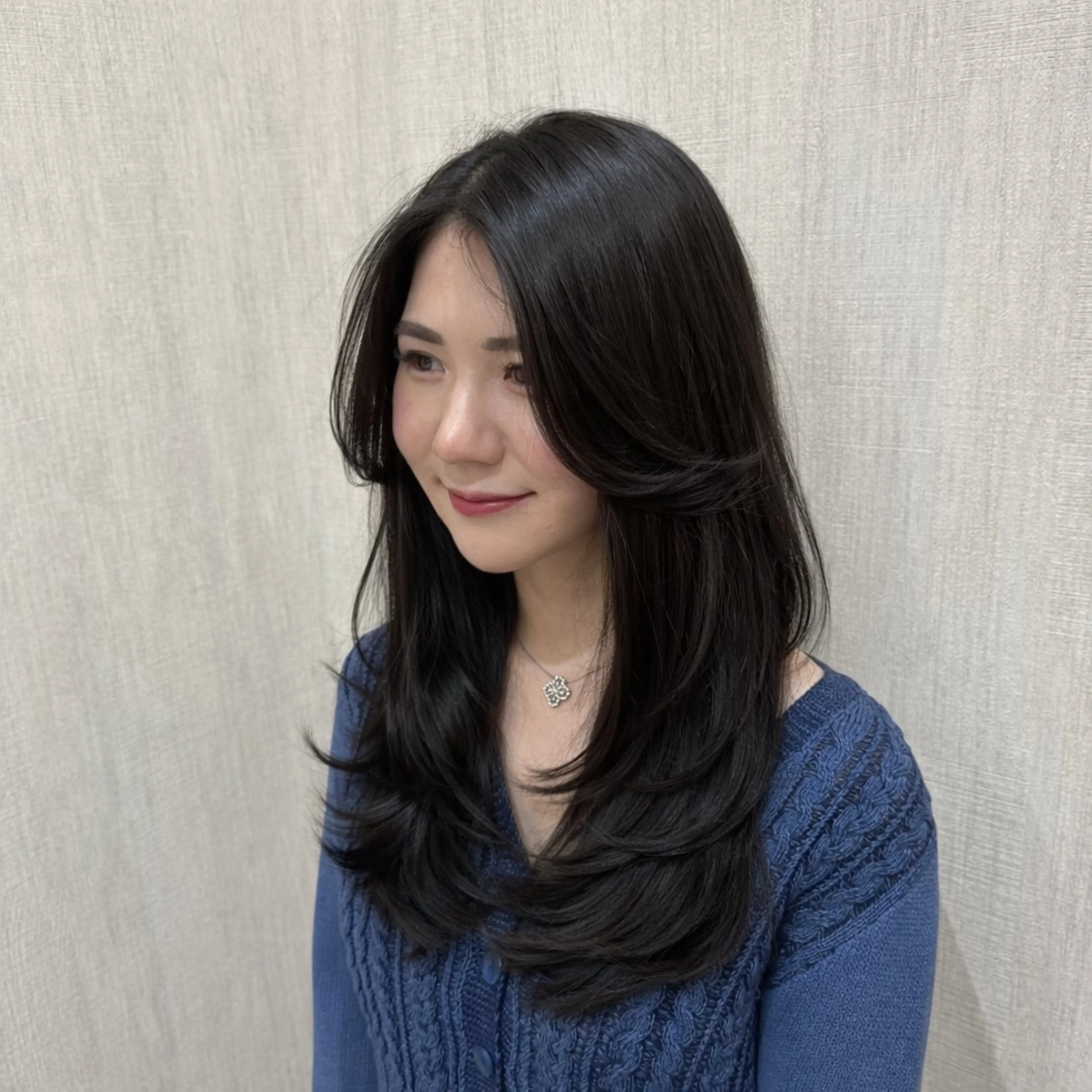 ロング くびれヘア 顔周りカット レイヤーカット ロング カット ヘアカラー トリートメント 店長✨レイヤー✖️ 髪質改善✖️韓国ヘアのヘアスタイル