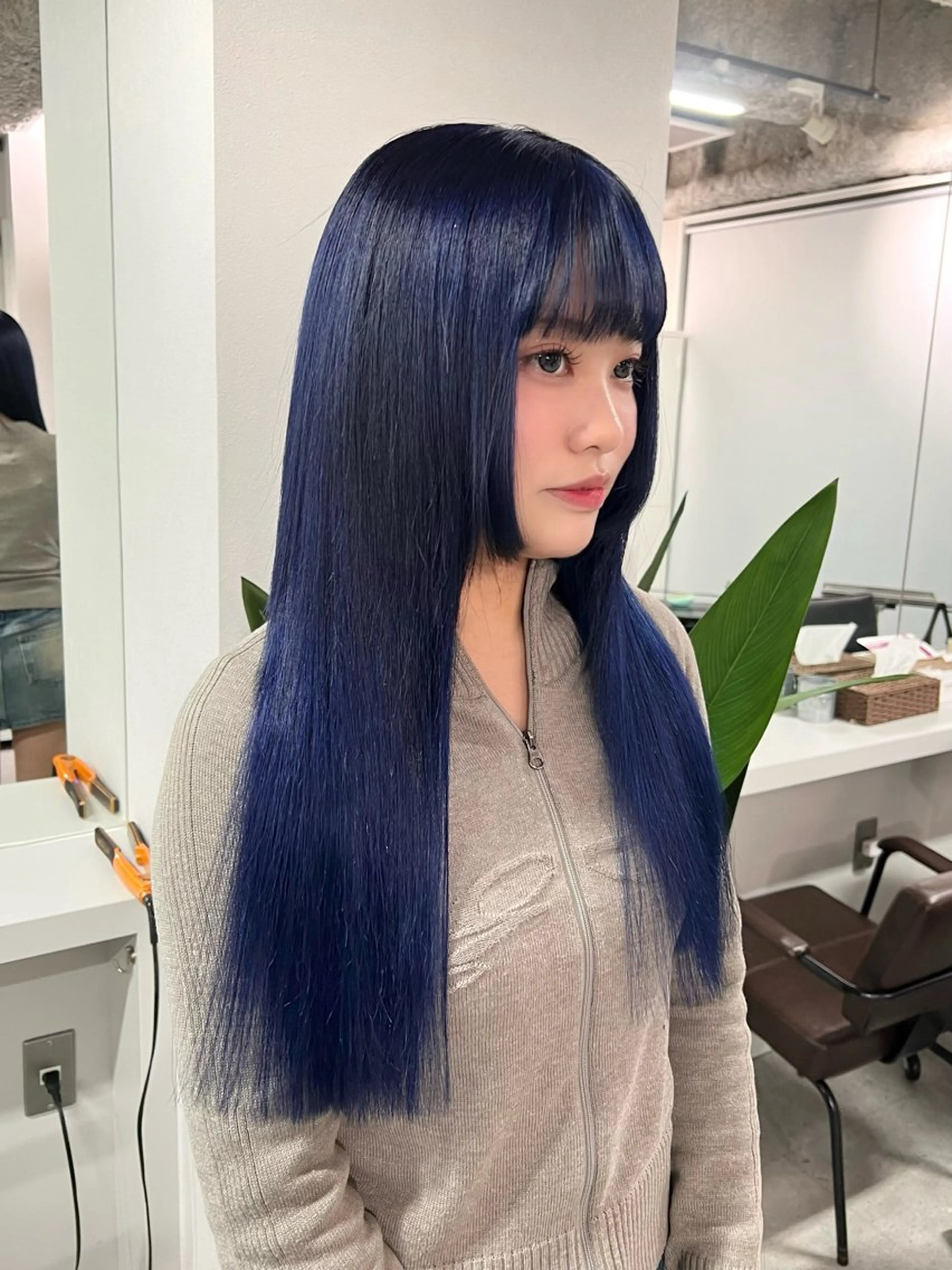 ロング カラー プルエクステ ブルーカラー エクステ ロング nailist mana𖤐´-のネイルデザイン