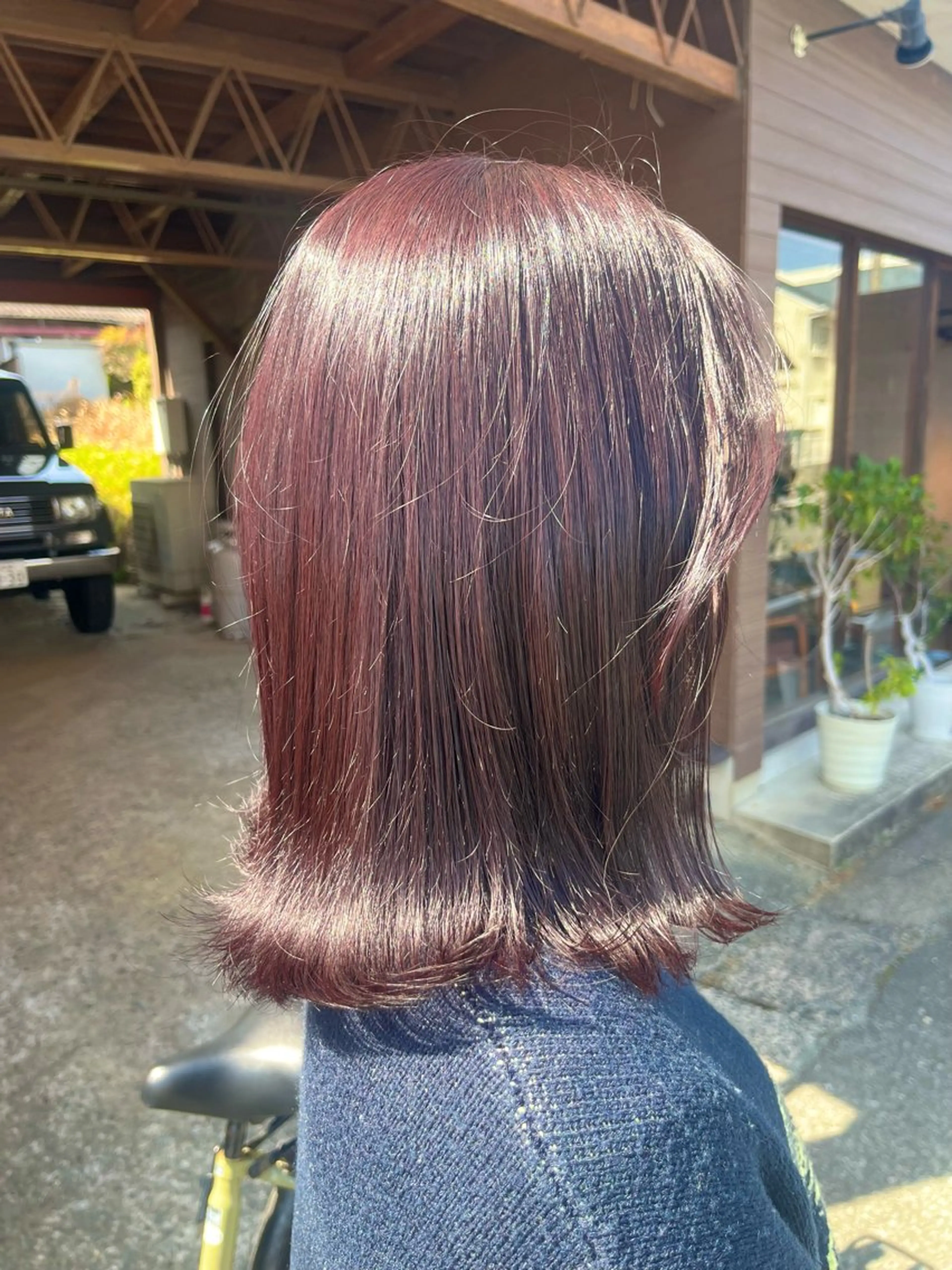 ミディアム カット ヘアカラー トリートメント . Lｉｅのヘアスタイル