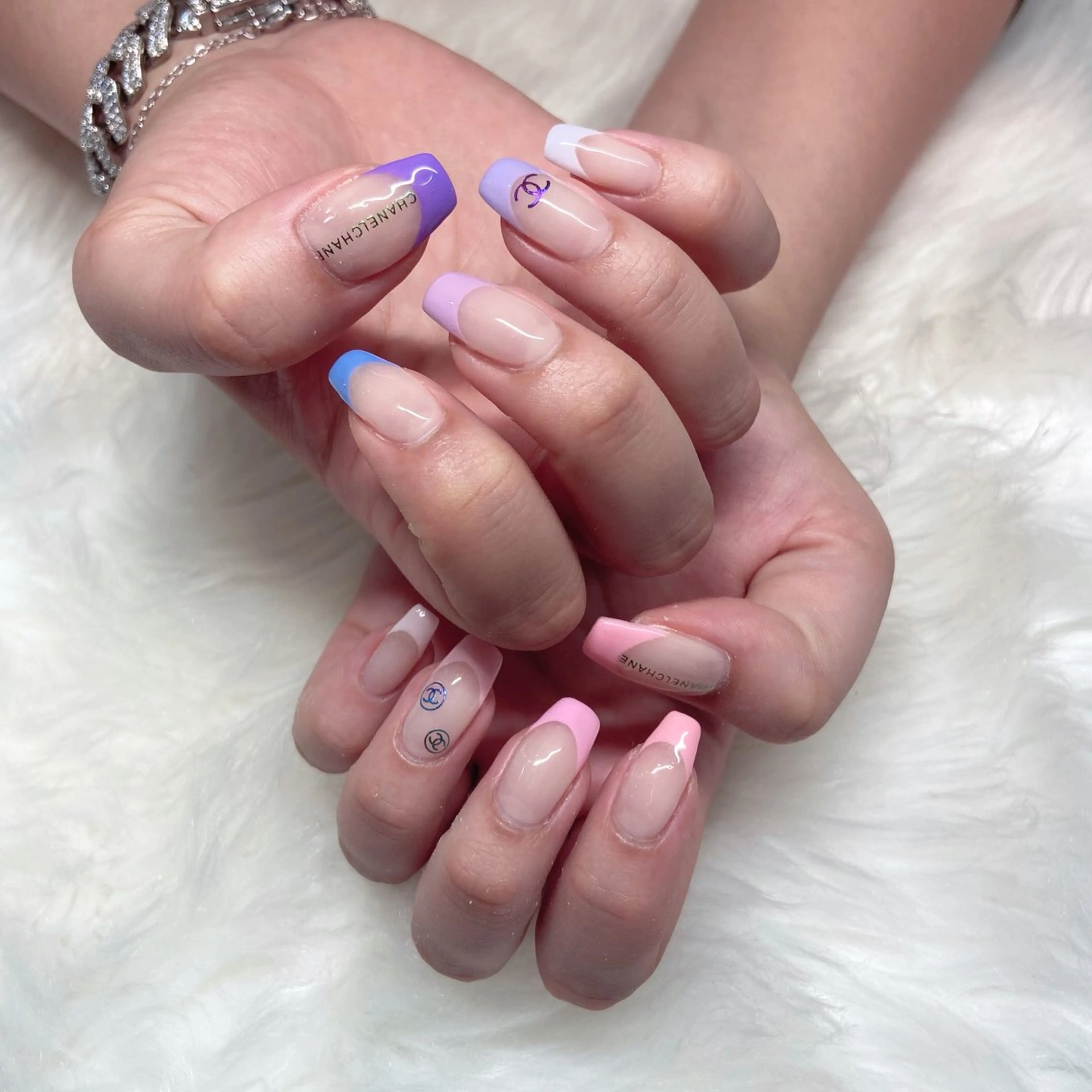 ネイル R nailのネイルデザイン