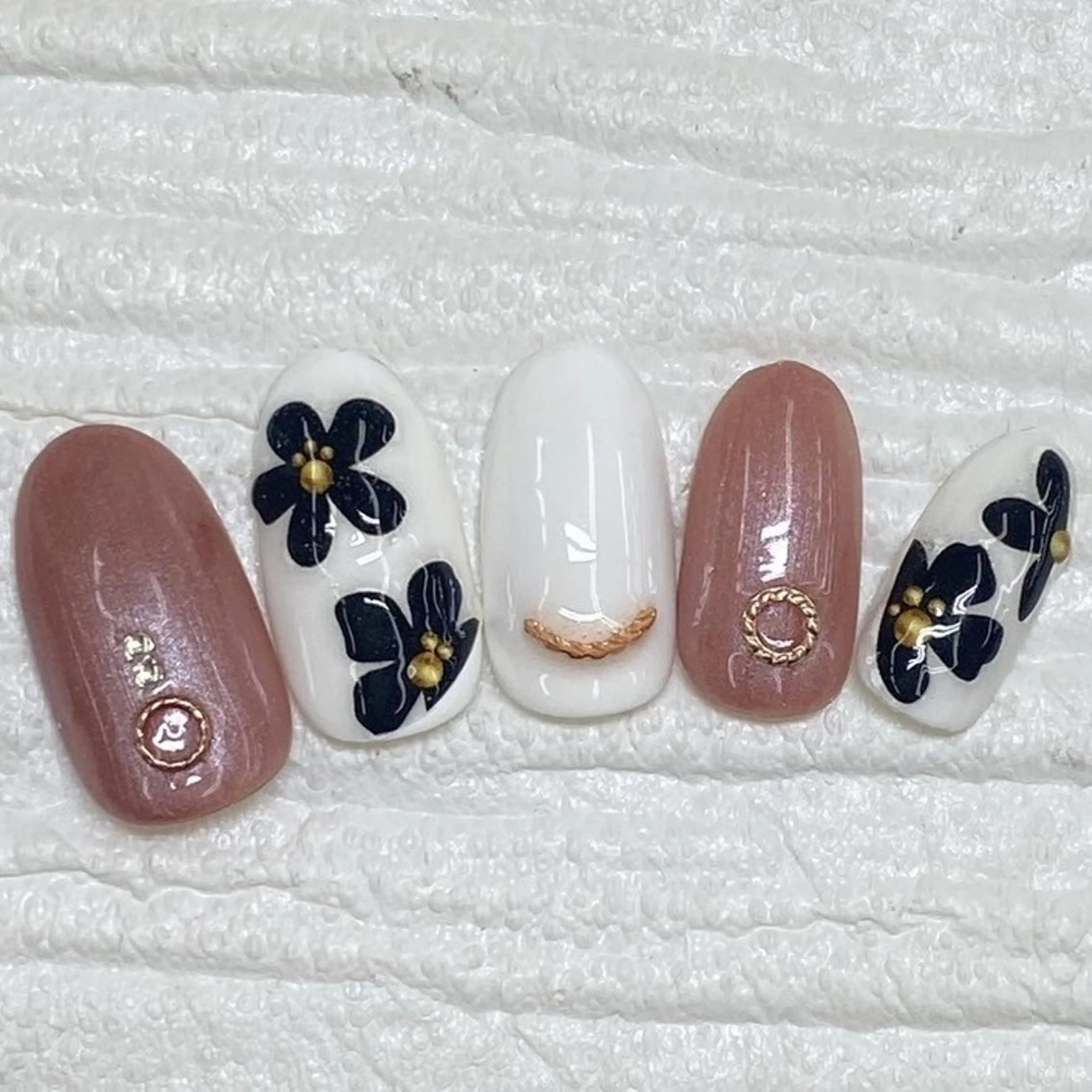 ネイル Nail salon Honey Beeのネイルデザイン