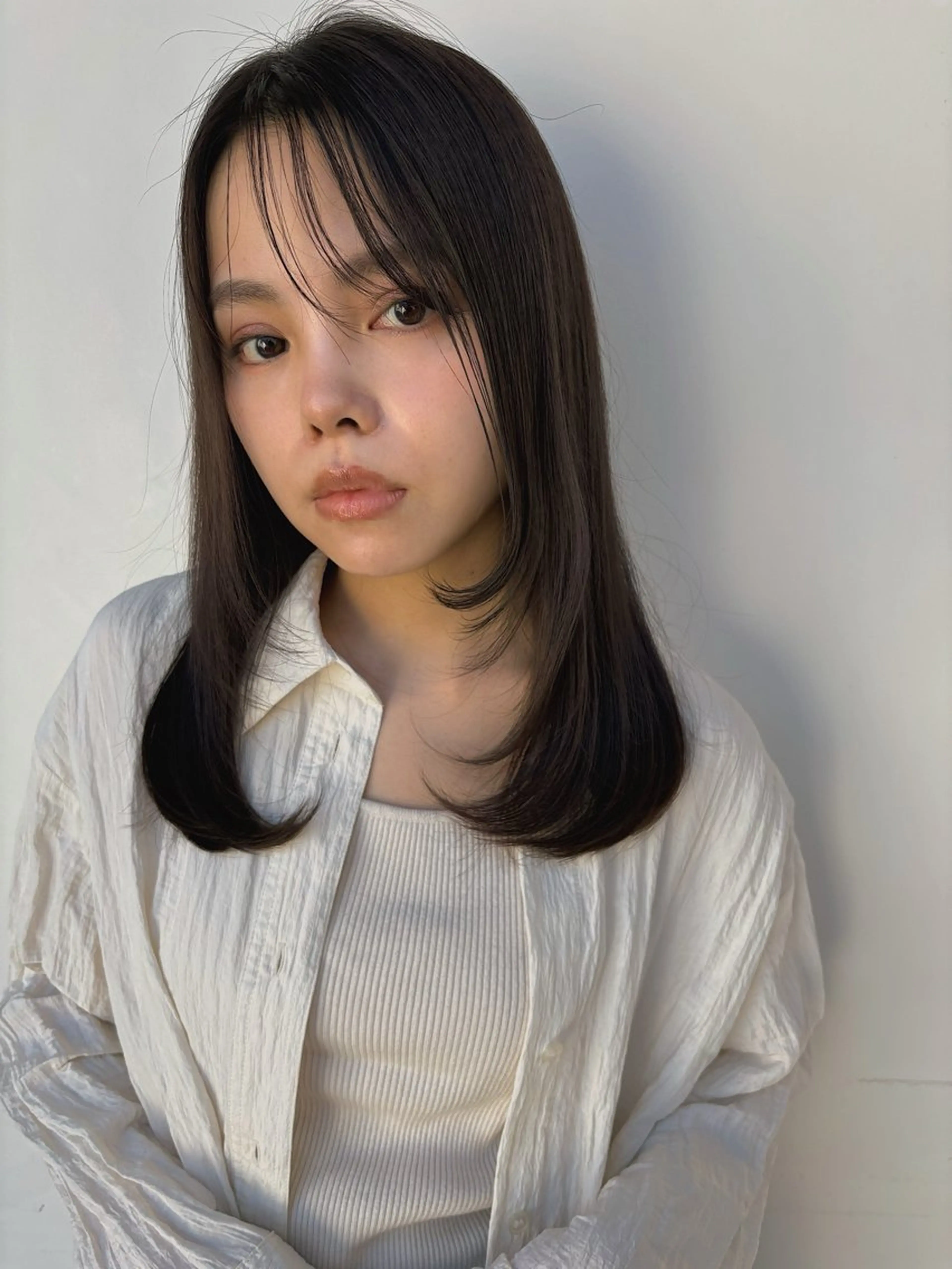 セミロング 顔まわりレイヤー 伸ばしかけ レイヤーカット ボブ/ミディアム 親しみやすさ/さくらのヘアスタイル