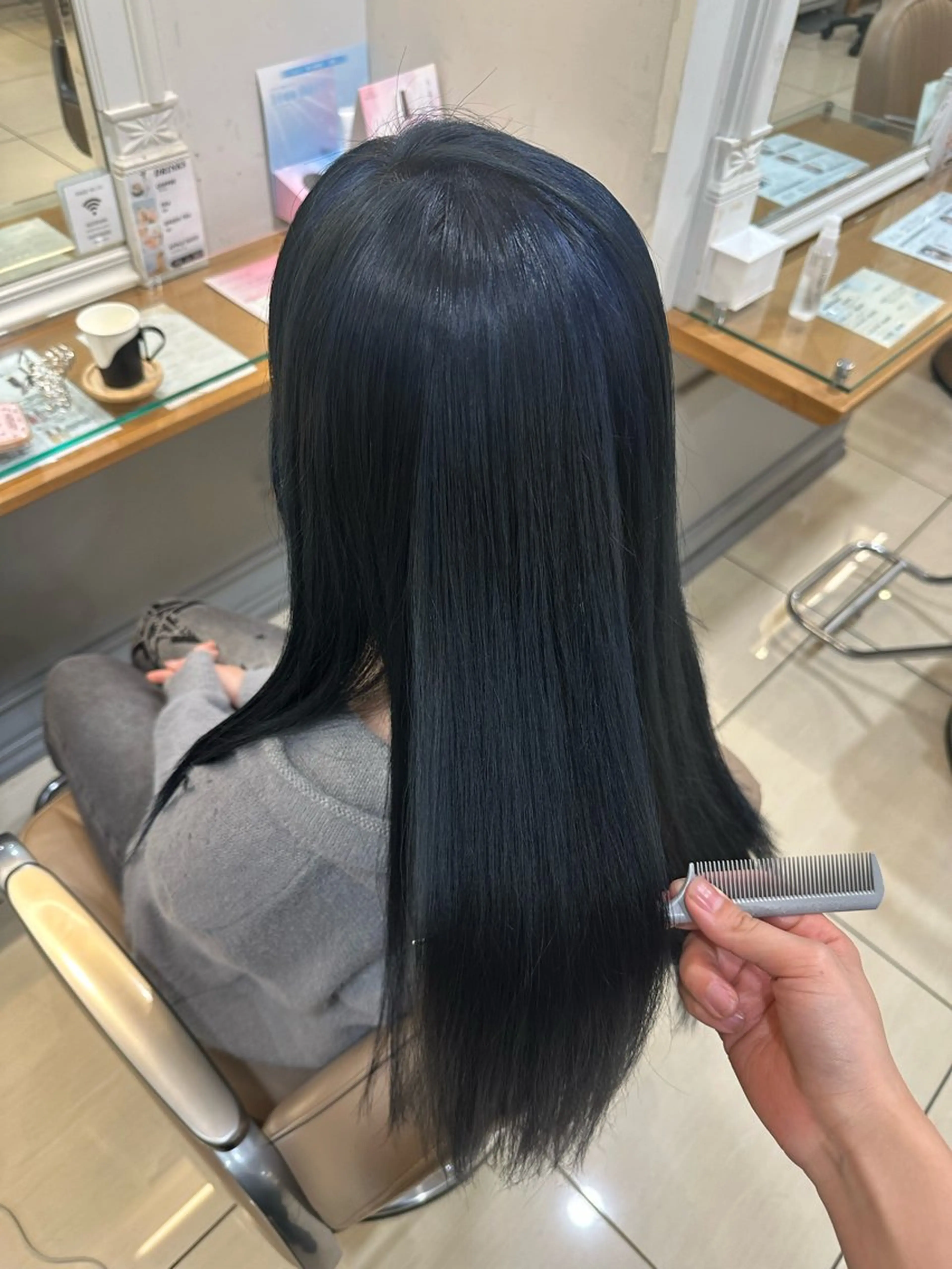 ロング ヘアカラー 横浜⭐️カラーセット モデル💫あみ💫のヘアスタイル