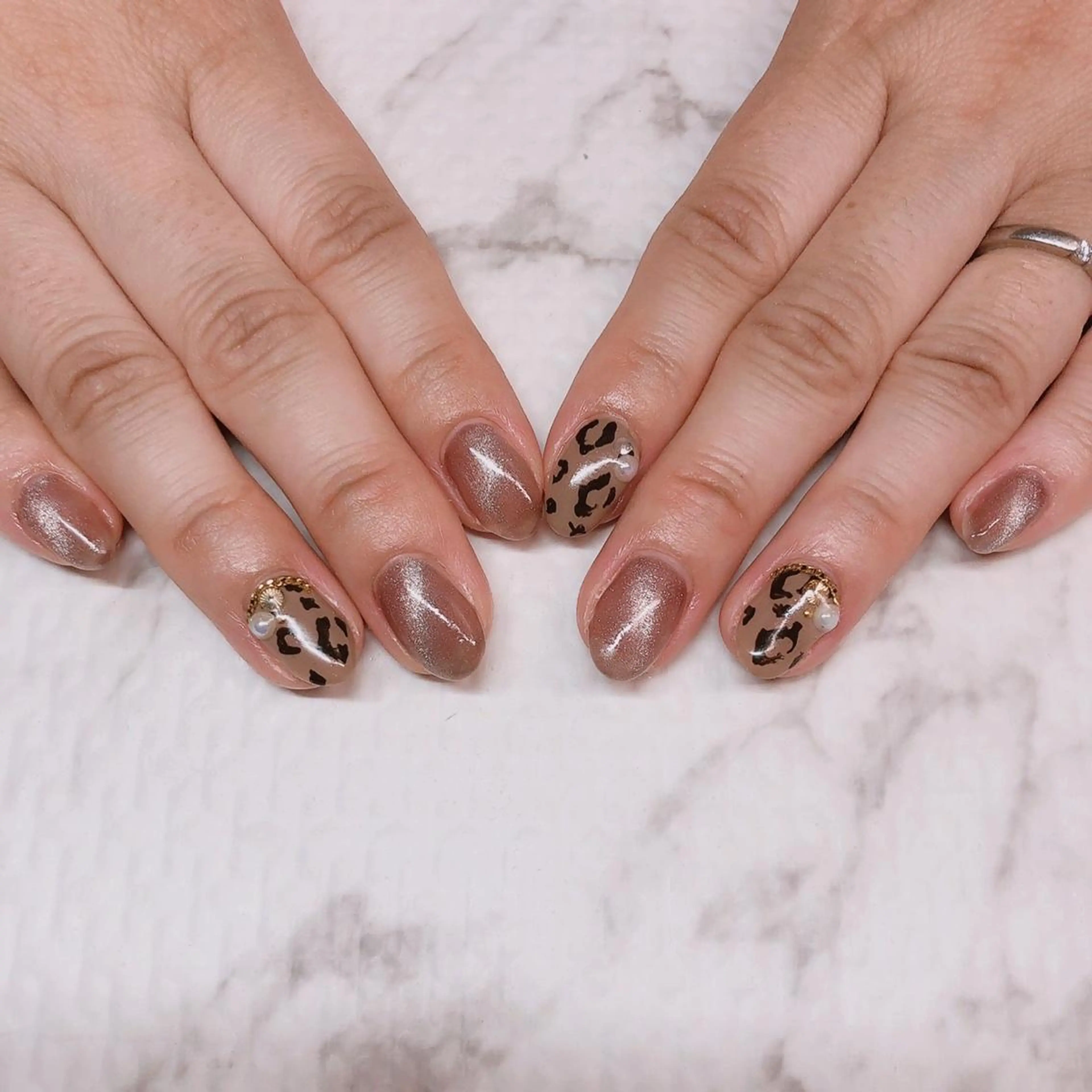 ネイル アニマル柄 べっ甲ネイル フットネイル グリーン オフィスネイル Lily Roseスタッフ一同のマツエク・マツパデザイン