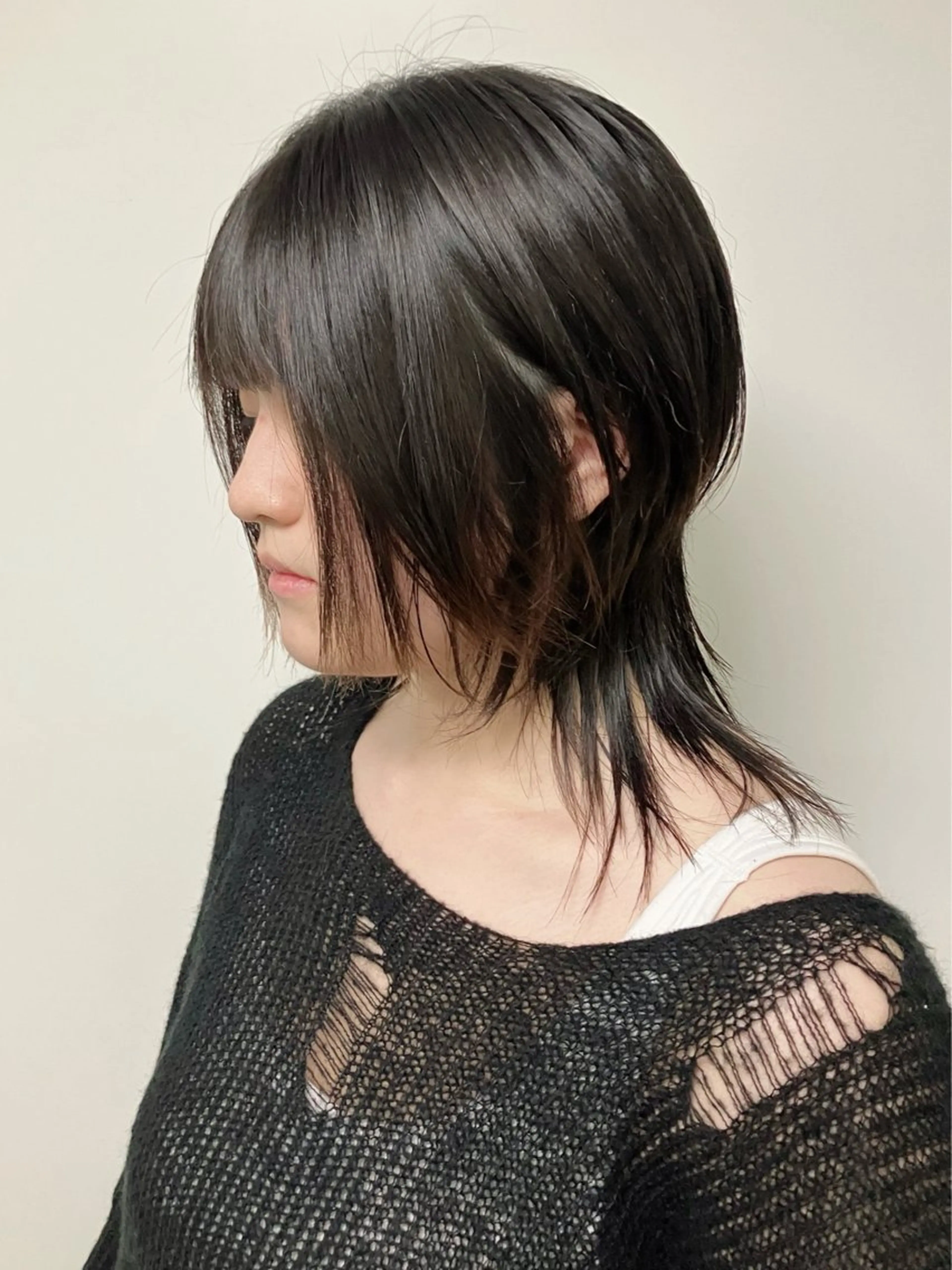 ミディアム ショートボブ ミディアムレイヤー ボブ レイヤーカット 似合わせカット fumikaブリーチ /ウルフのヘアスタイル