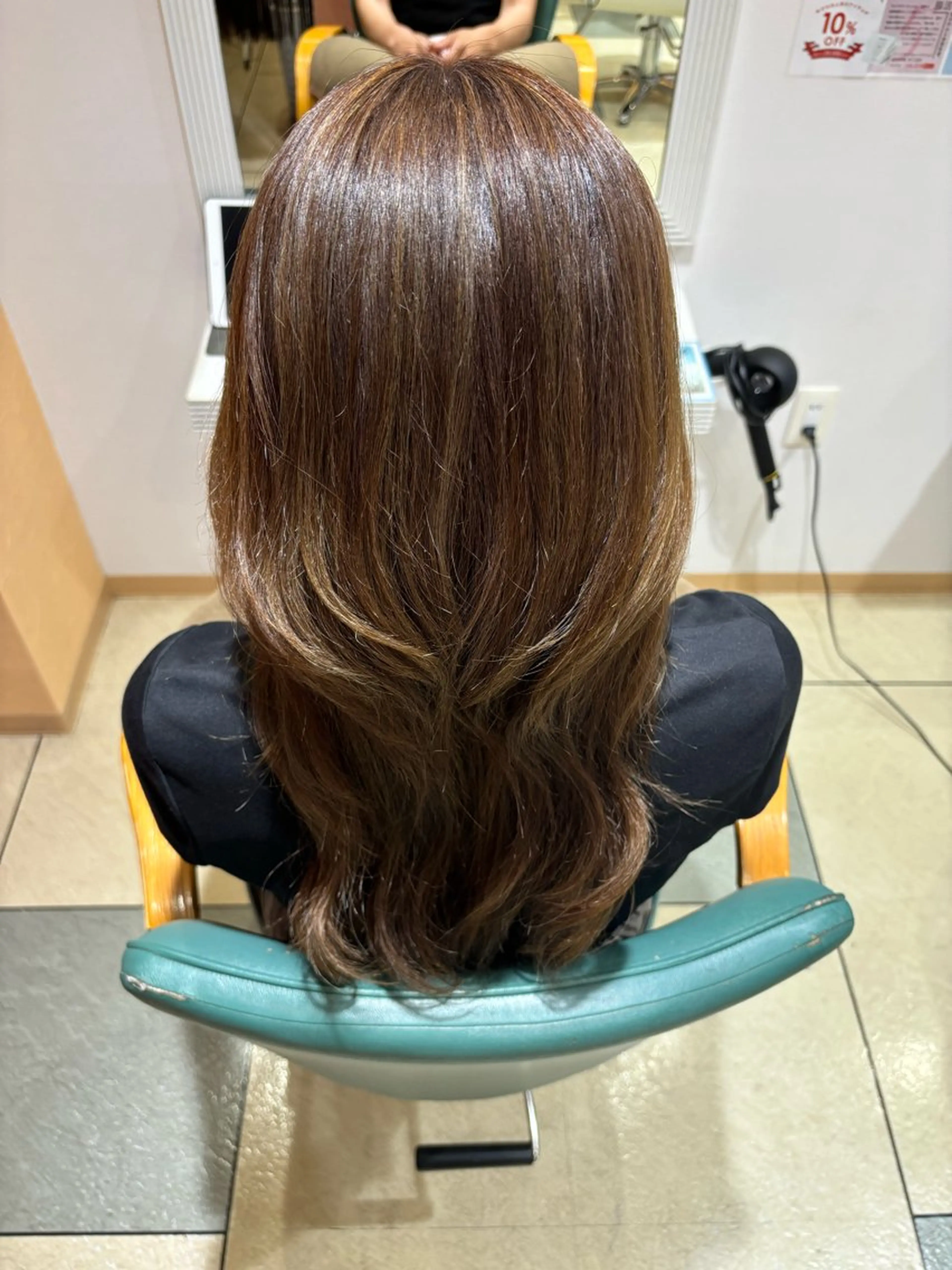 セミロング カラー ハイライトカラー ハイライト レイヤーカット 透明感カラー/ くびれヘア/ユウユのヘアスタイル