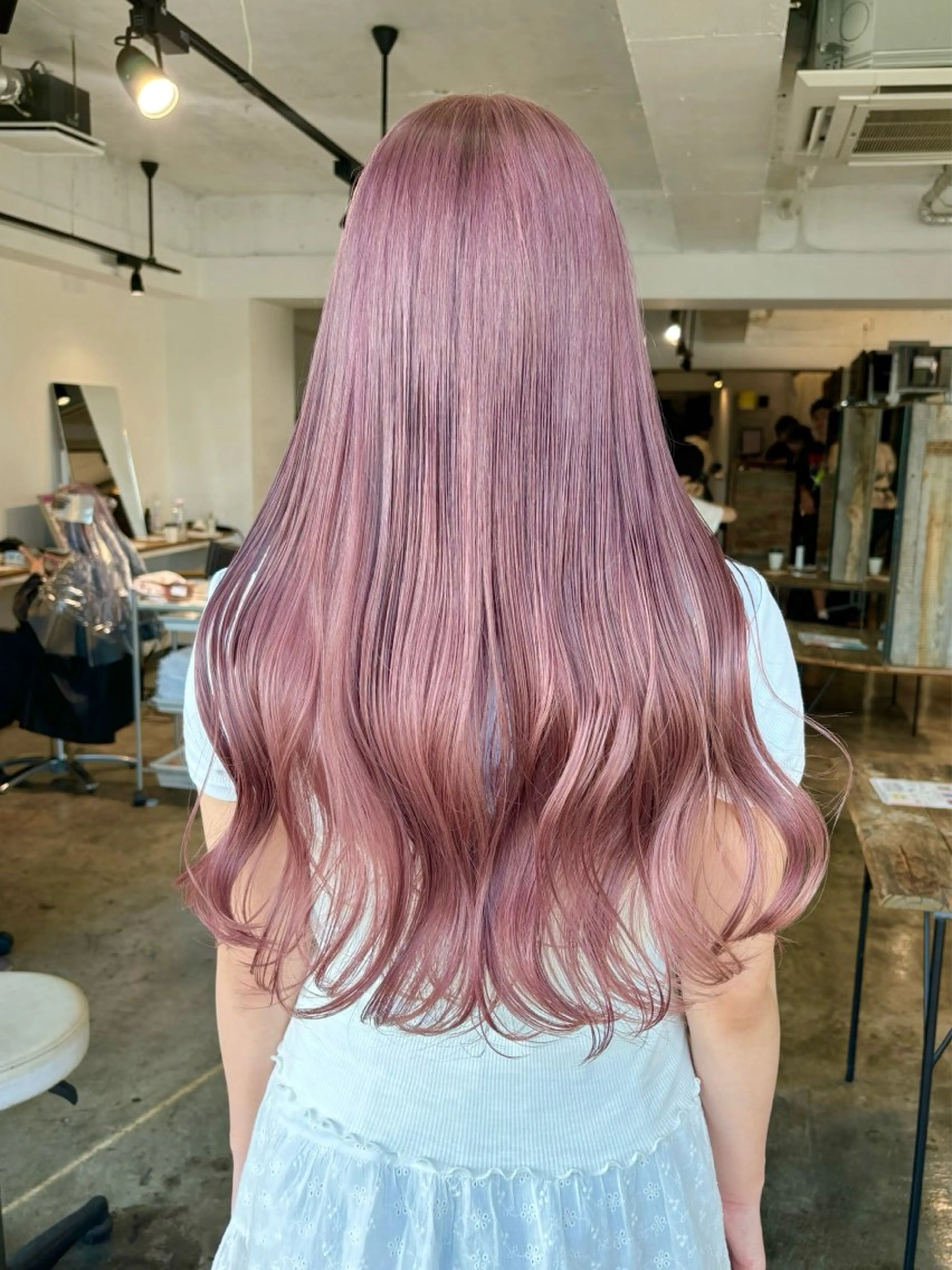 ロング カラー ベージュカラー ブリーチ ケアブリーチ ラベンダーカラー ピンクカラー ヘアカラー トリートメント 暖色カラー🍒 ケアブリーチ/akiのヘアスタイル