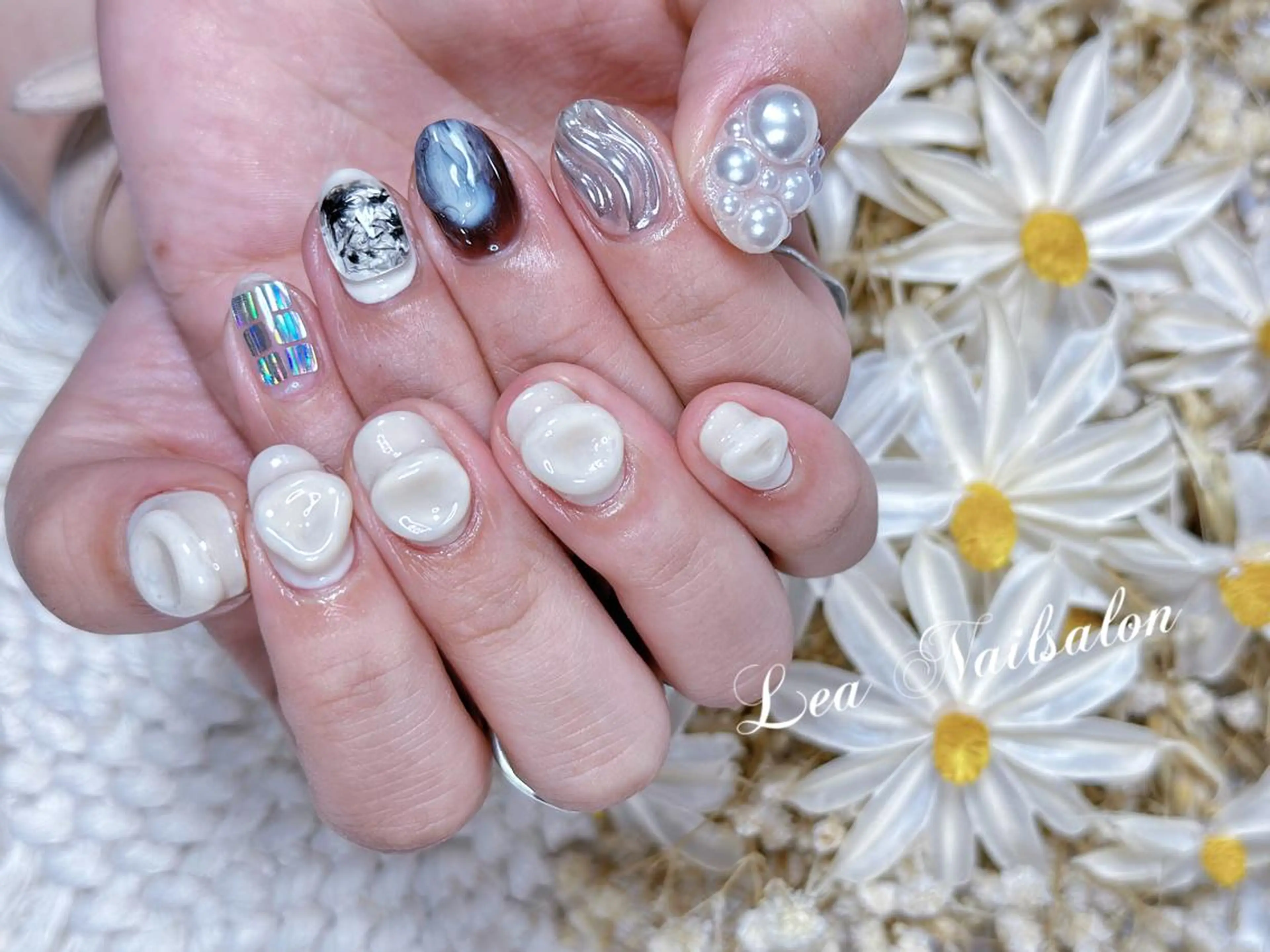 ショート カラー ネイル Le’a NailSalonのネイルデザイン