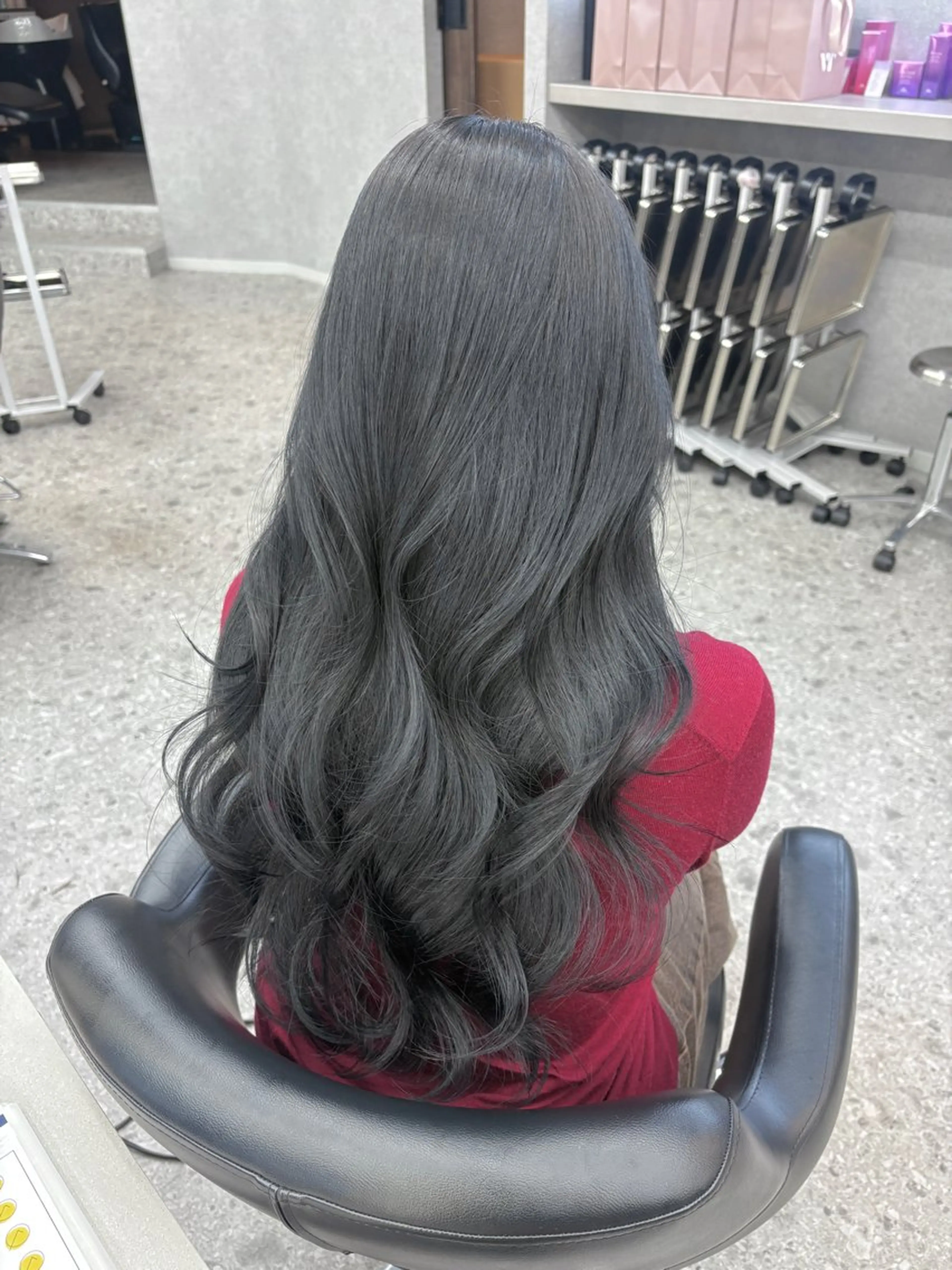 カラー ブリーチ ブルーカラー ブルージュ グレージュ ヘアカラー 家村 茉由のヘアスタイル