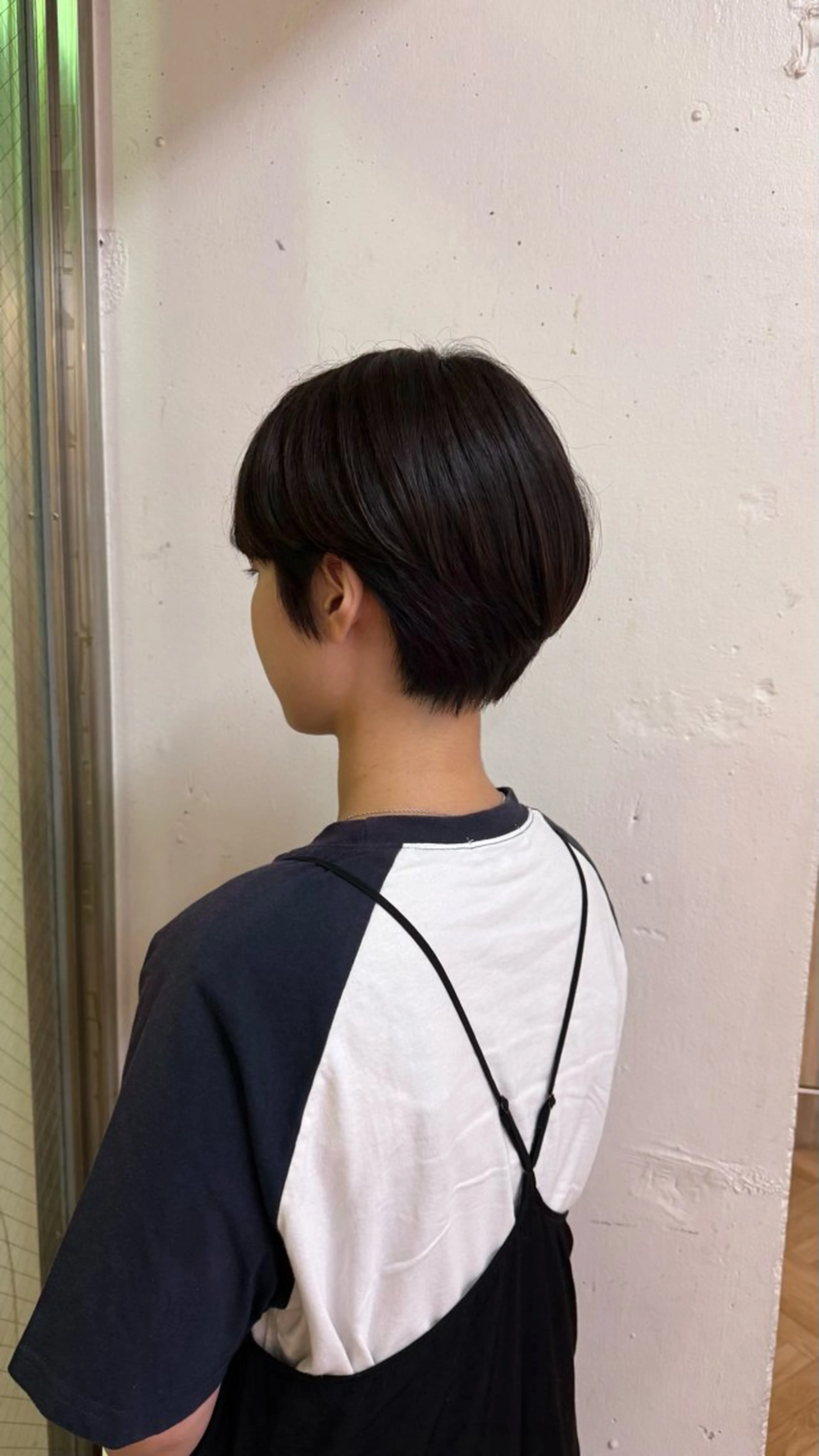 ショート 暖色カラー/ ストレート/くるみのヘアスタイル