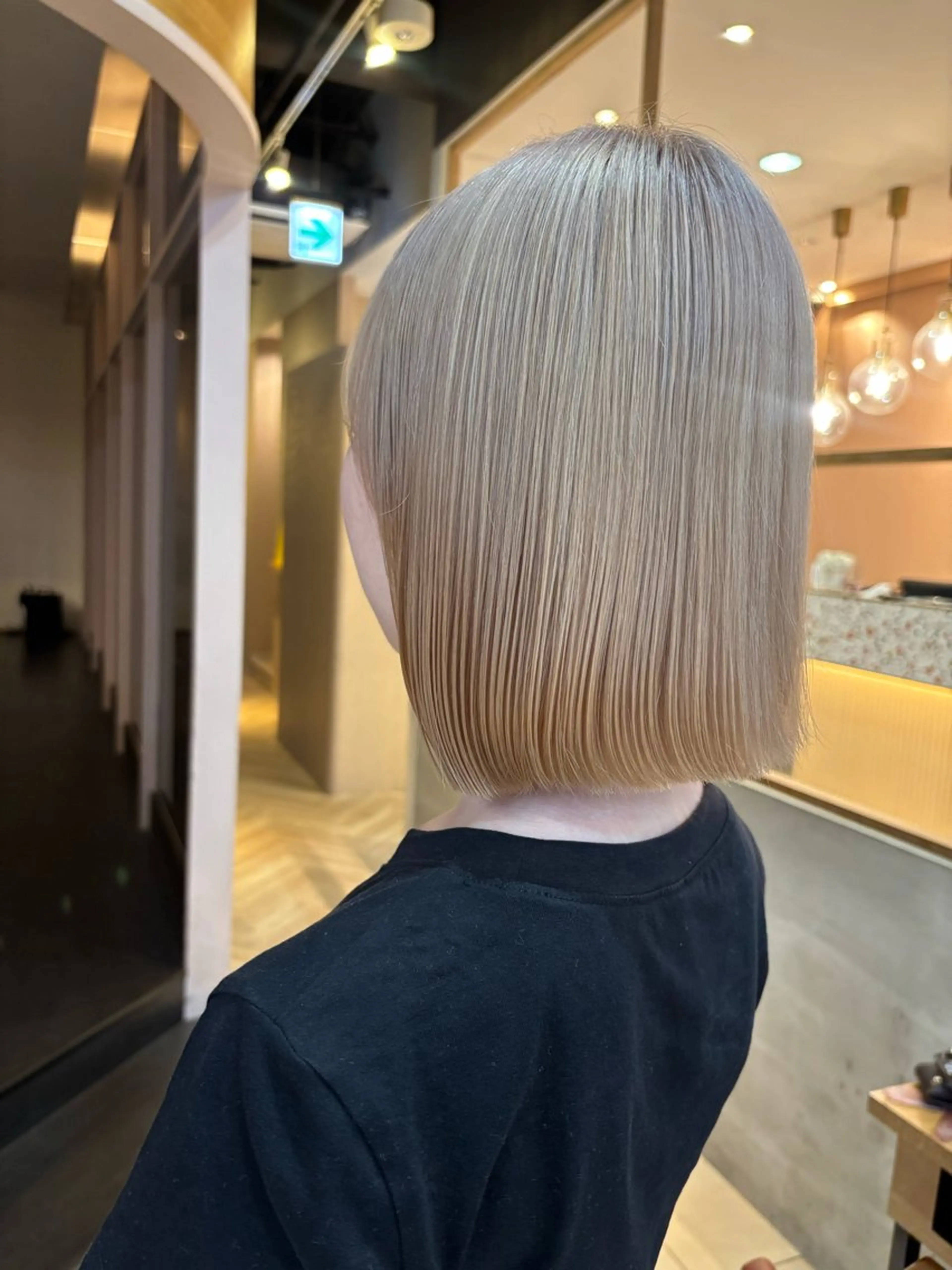 カラー ベージュカラー ホワイトベージュ カット ヘアカラー トリートメント Wカラー/レイヤー /ボブ/otohaのヘアスタイル