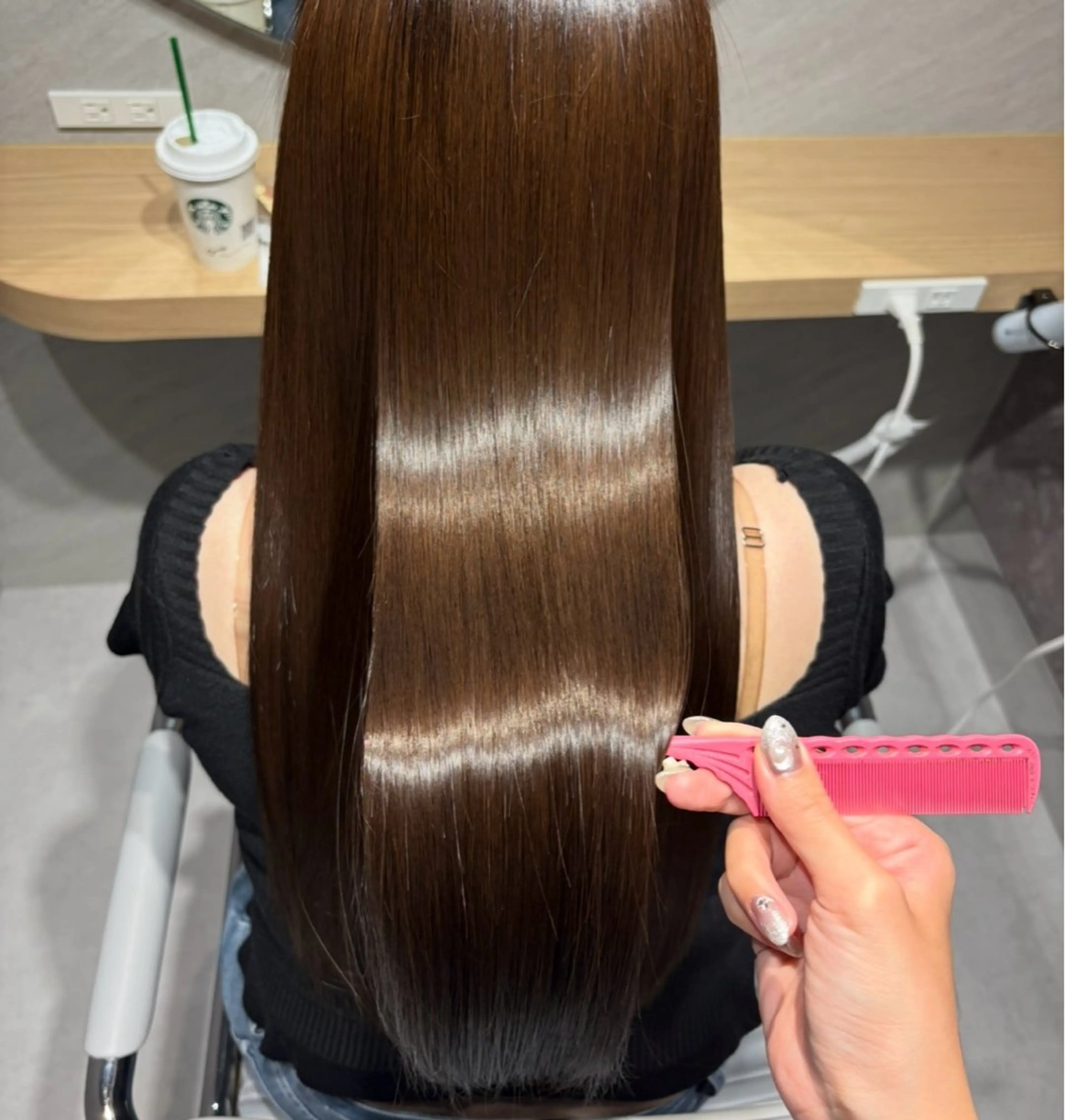 【美髪🪞】カット＋髪質改善ストレートの写真