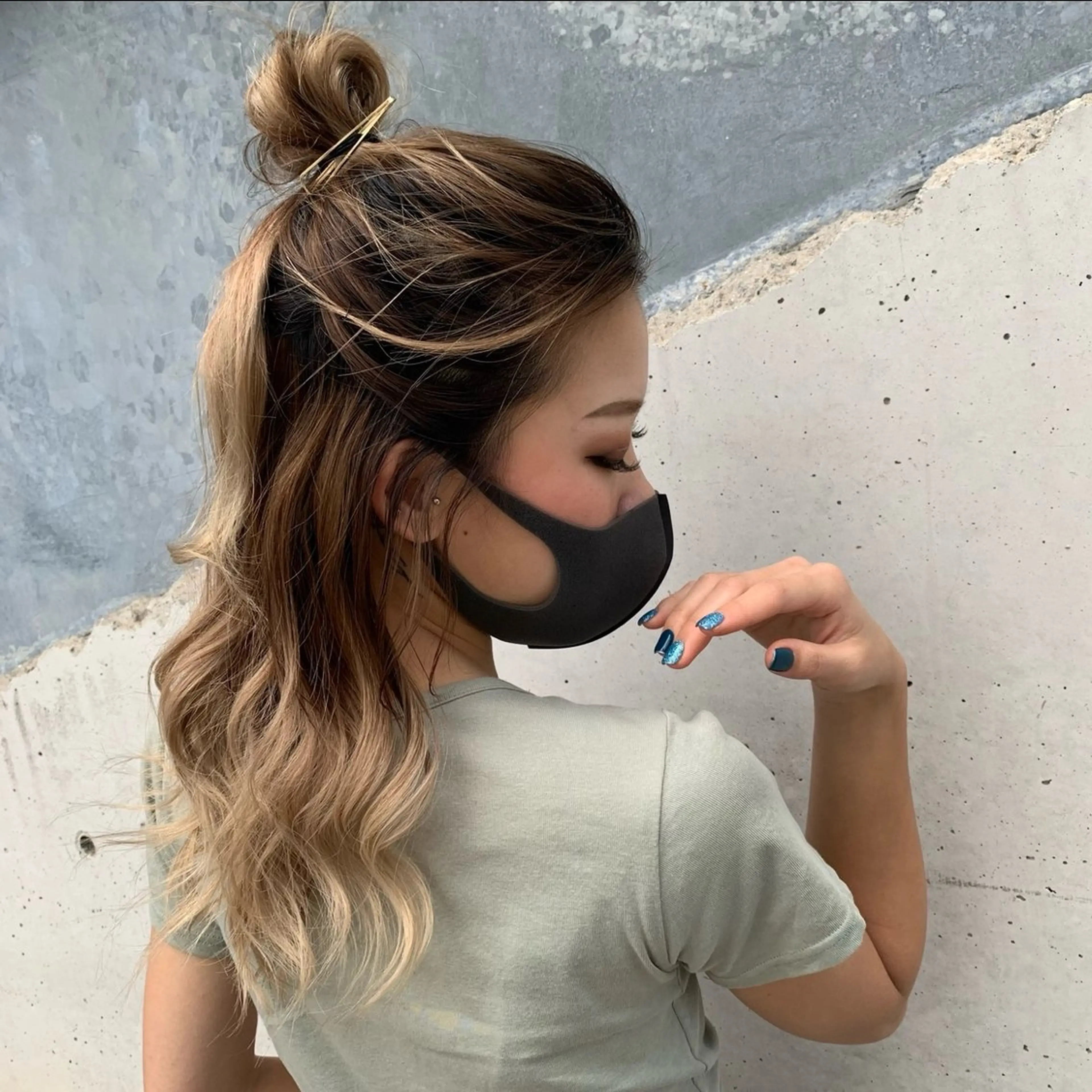 セミロング NENE🌿ブリーチ 無しダブルカラーのヘアスタイル