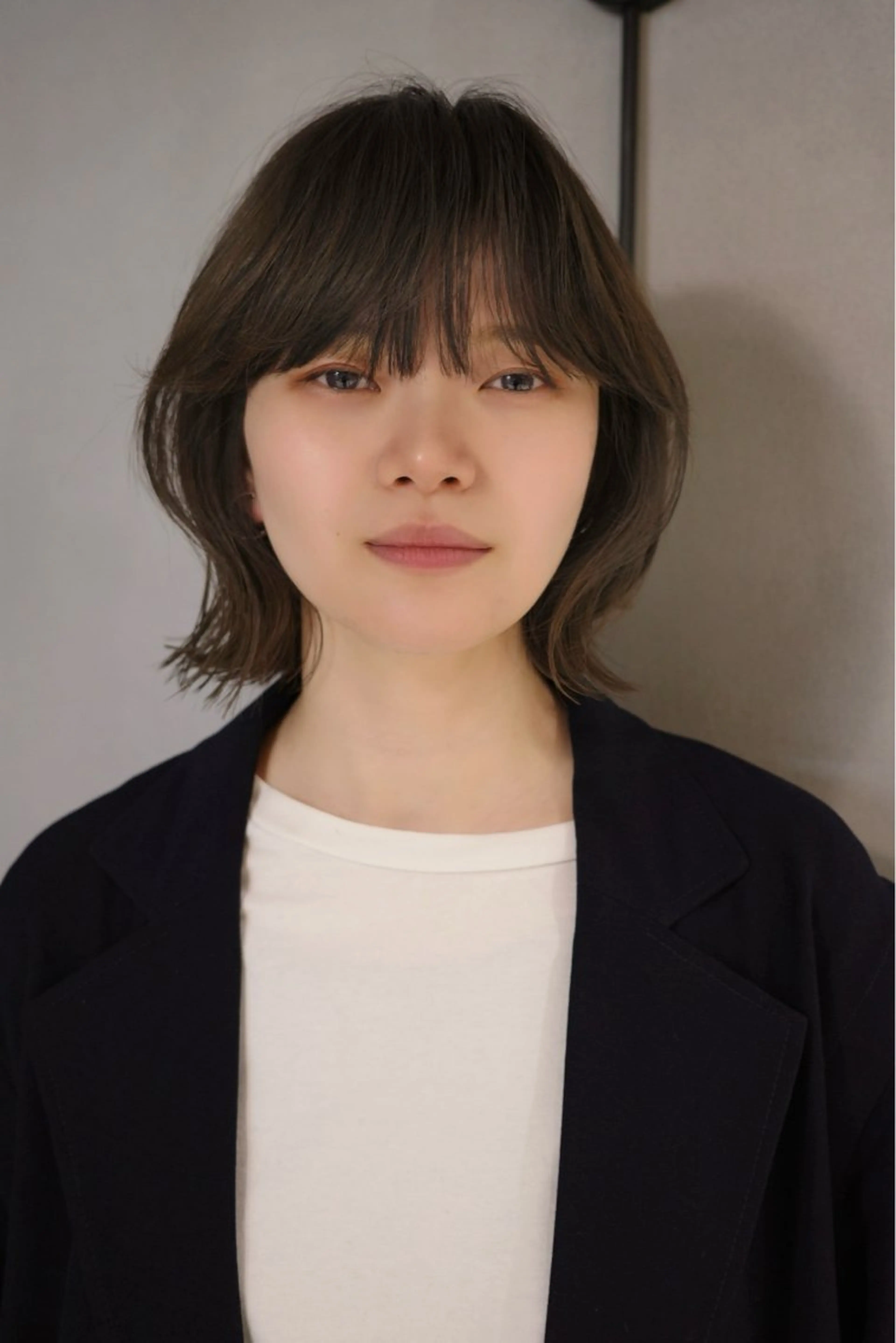 ショート ボブ くびれヘア レイヤーカット 外ハネヘア カット ヘアカラー AYUMI ボブ/ミディアムのヘアスタイル