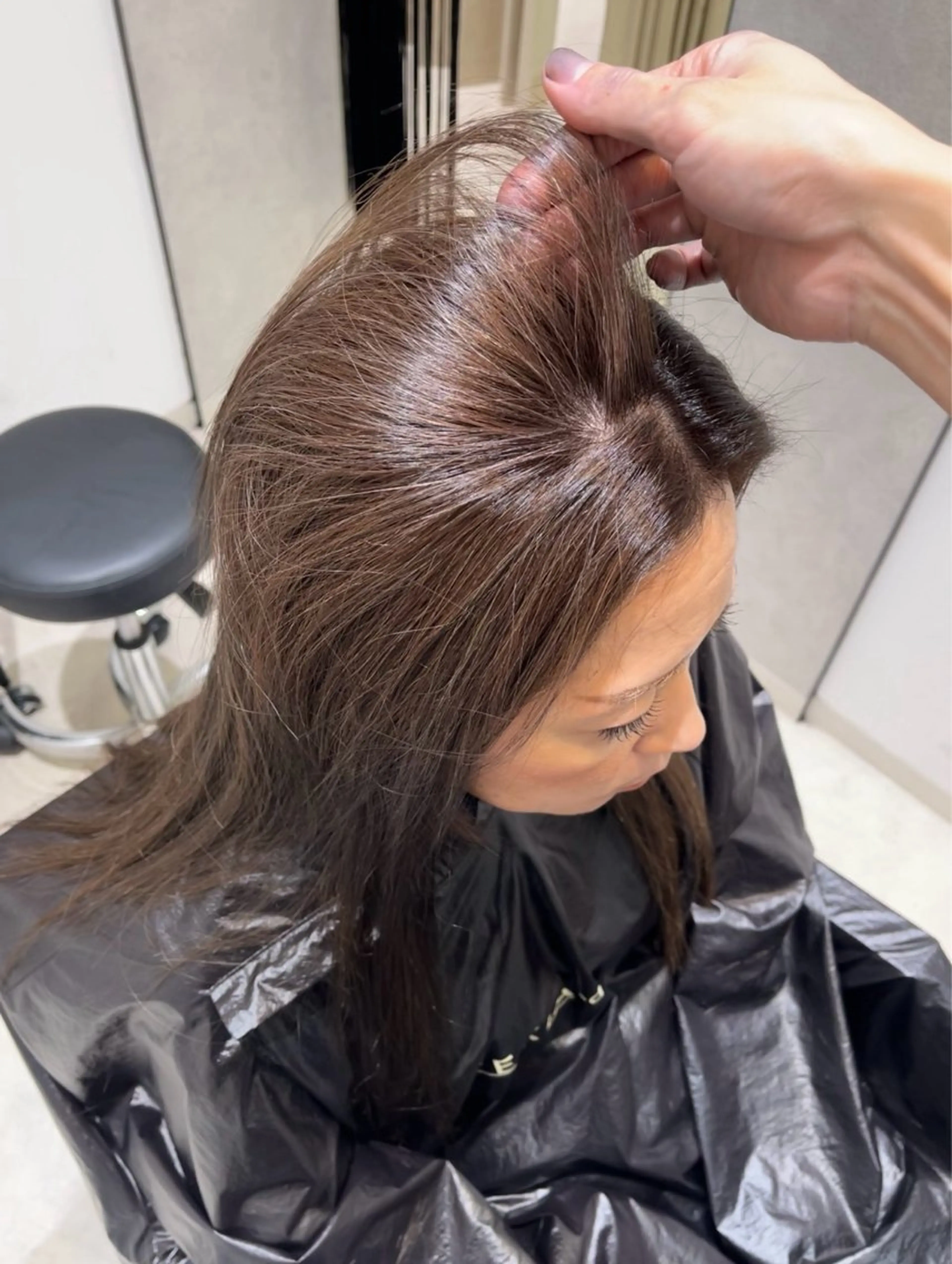 ロング ハイライト カット ヘアカラー 廣庭 勇人のヘアスタイル