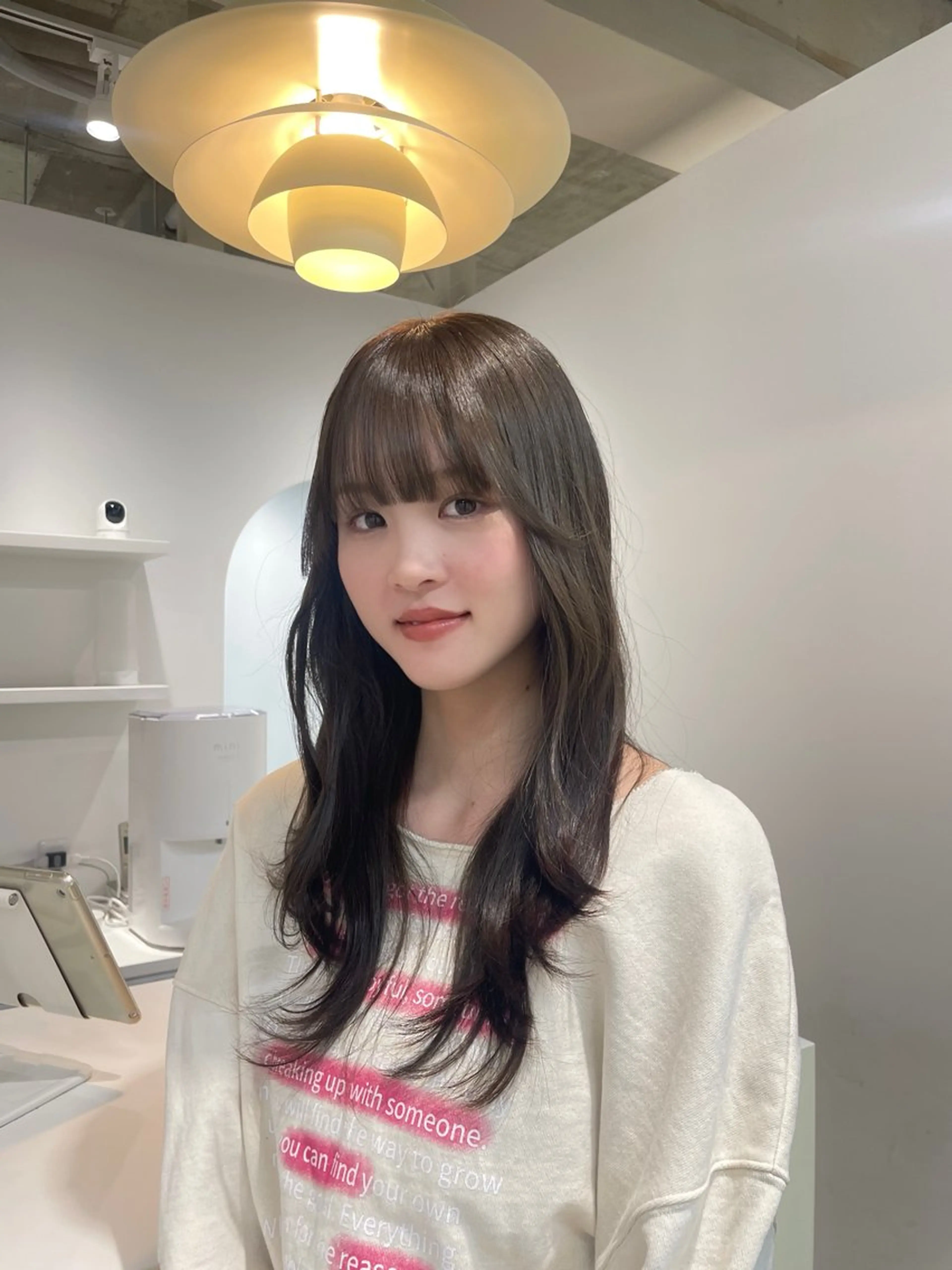 ロング カラー 透明感カラー グレージュ オリーブグレージュ オリーブグレー レイヤーカット カット ヘアカラー トリートメント H I ＮＡのヘアスタイル