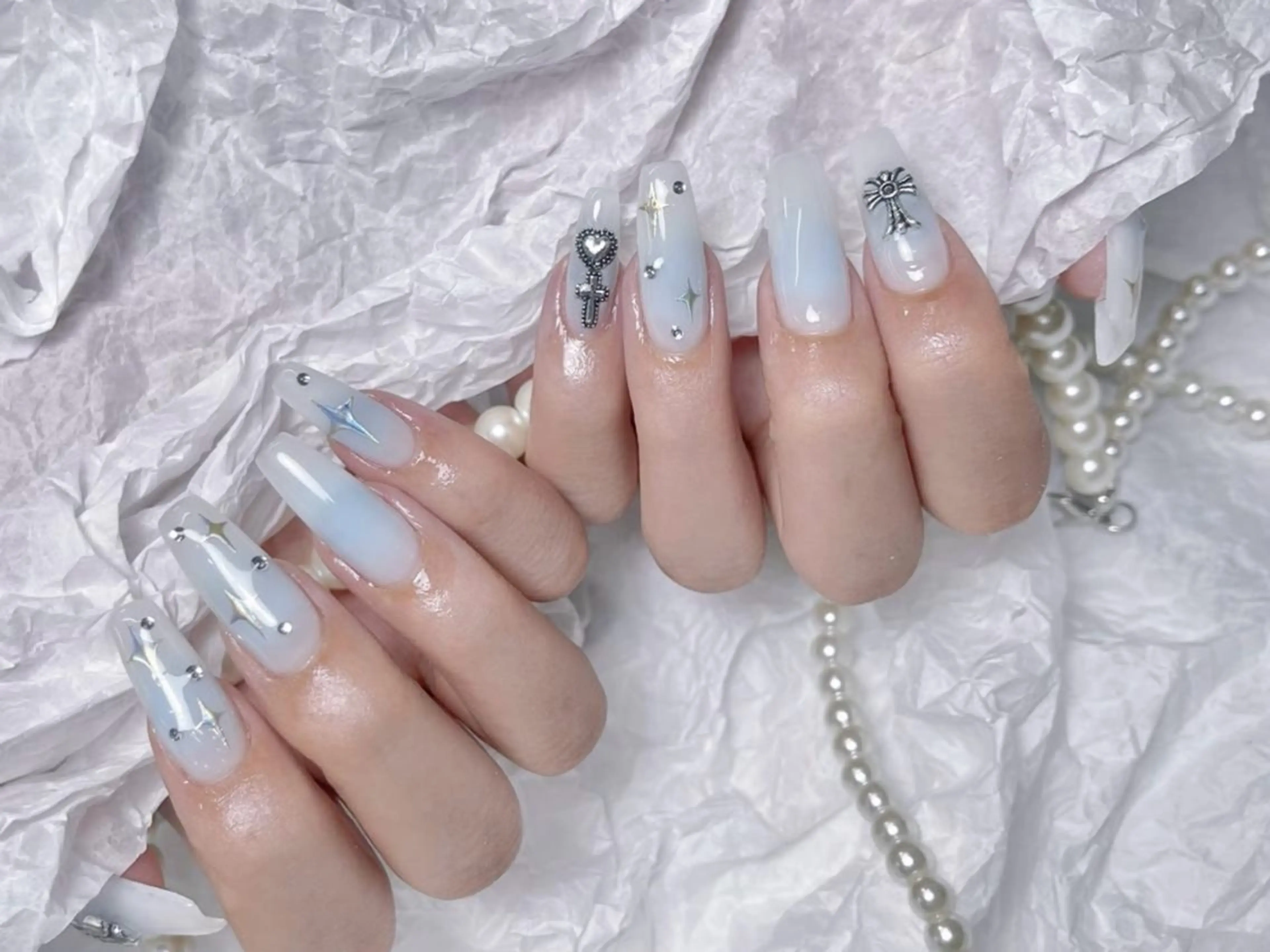 メンズ ネイル アートネイル フレンチネイル ジェルネイル キラキラネイル パラジェル ハンドネイル Bloom スカルプ専門店のネイルデザイン