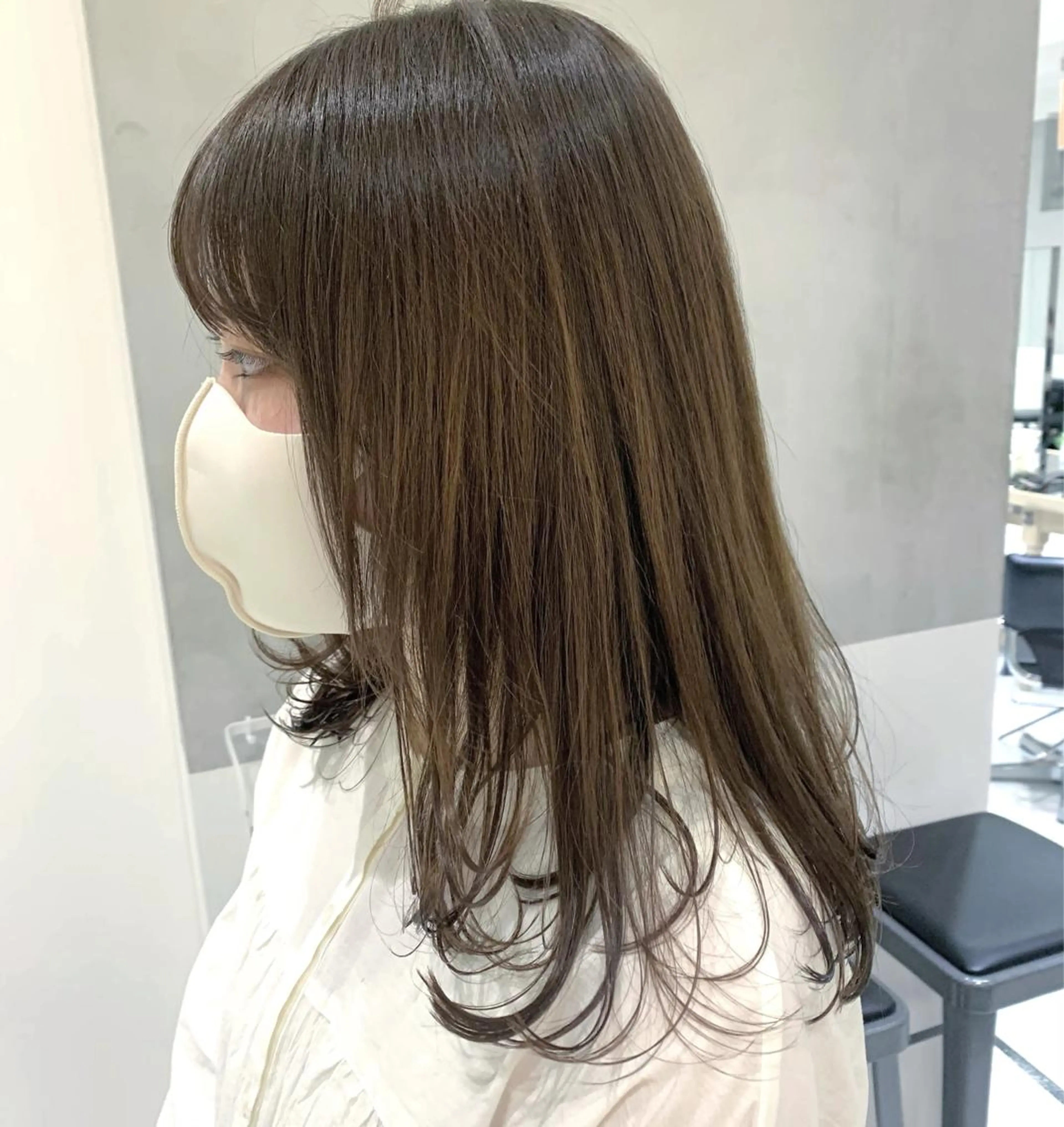 ミディアム カラー ベージュカラー オリーブベージュ minami🪷 暖色カラーのヘアスタイル