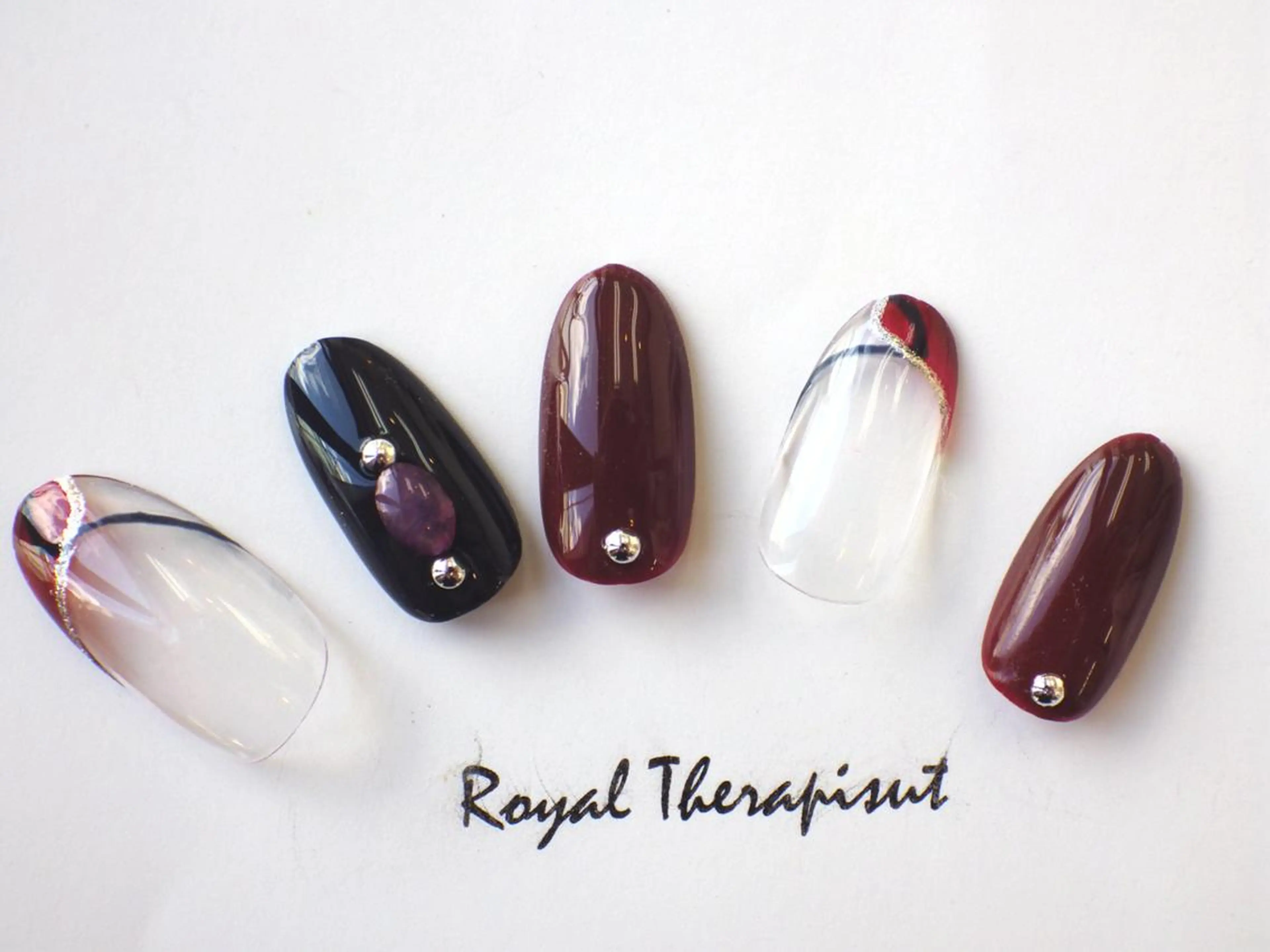 ロング ネイル 【尾下】 ロイヤル•セラピストのネイルデザイン