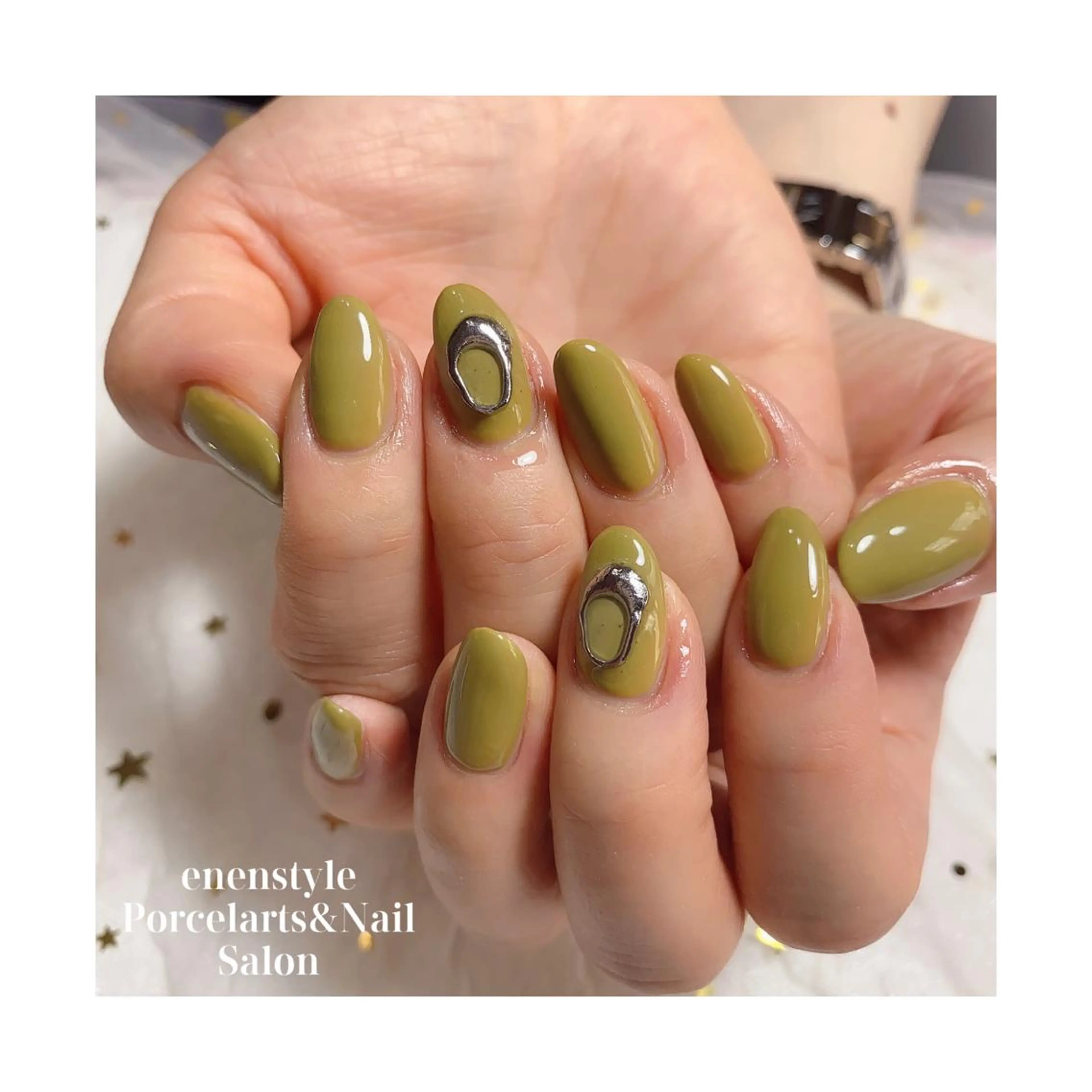 ミディアム ネイル ジェルネイル ニュアンスネイル オフィスネイル ワンカラーネイル パラジェル ハンドネイル 👑enen style👑のネイルデザイン