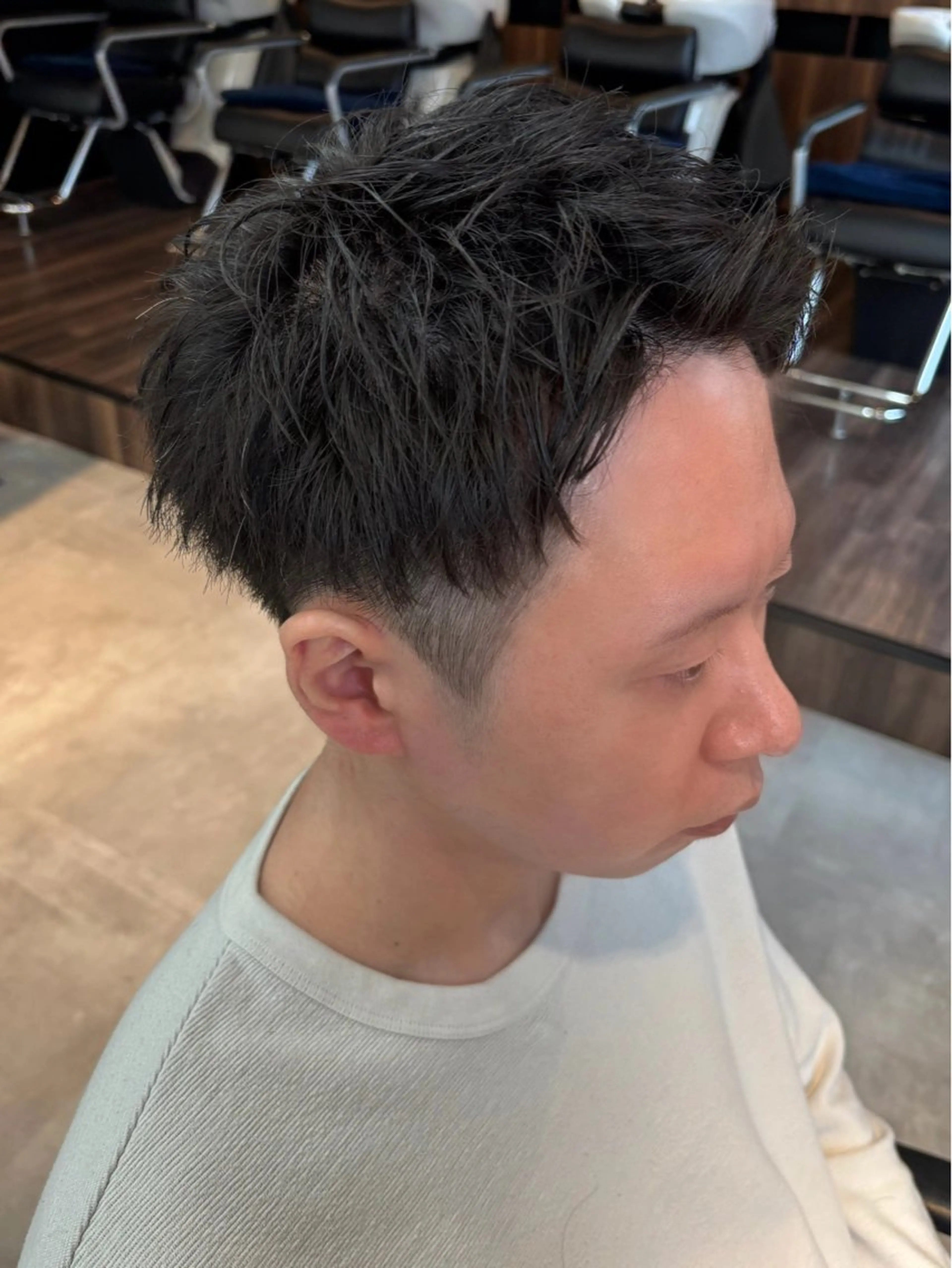 メンズ アップバング ビジネス カット 保立/フェザーパーマ /メンズカット千葉のヘアスタイル