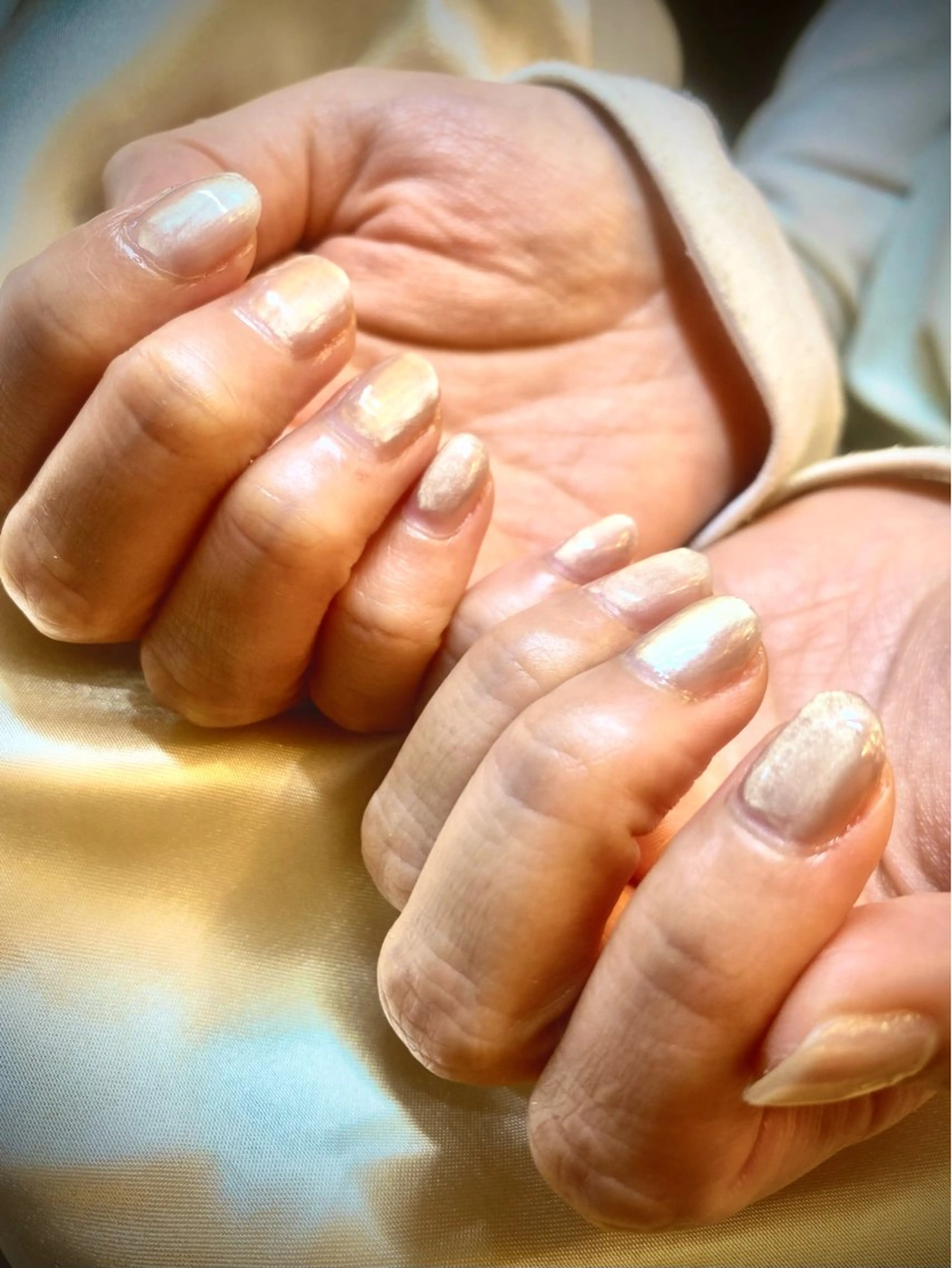 ネイル ゴールド キラキラネイル マグネットネイル ハンドネイル Rafinesse Miwaのネイルデザイン