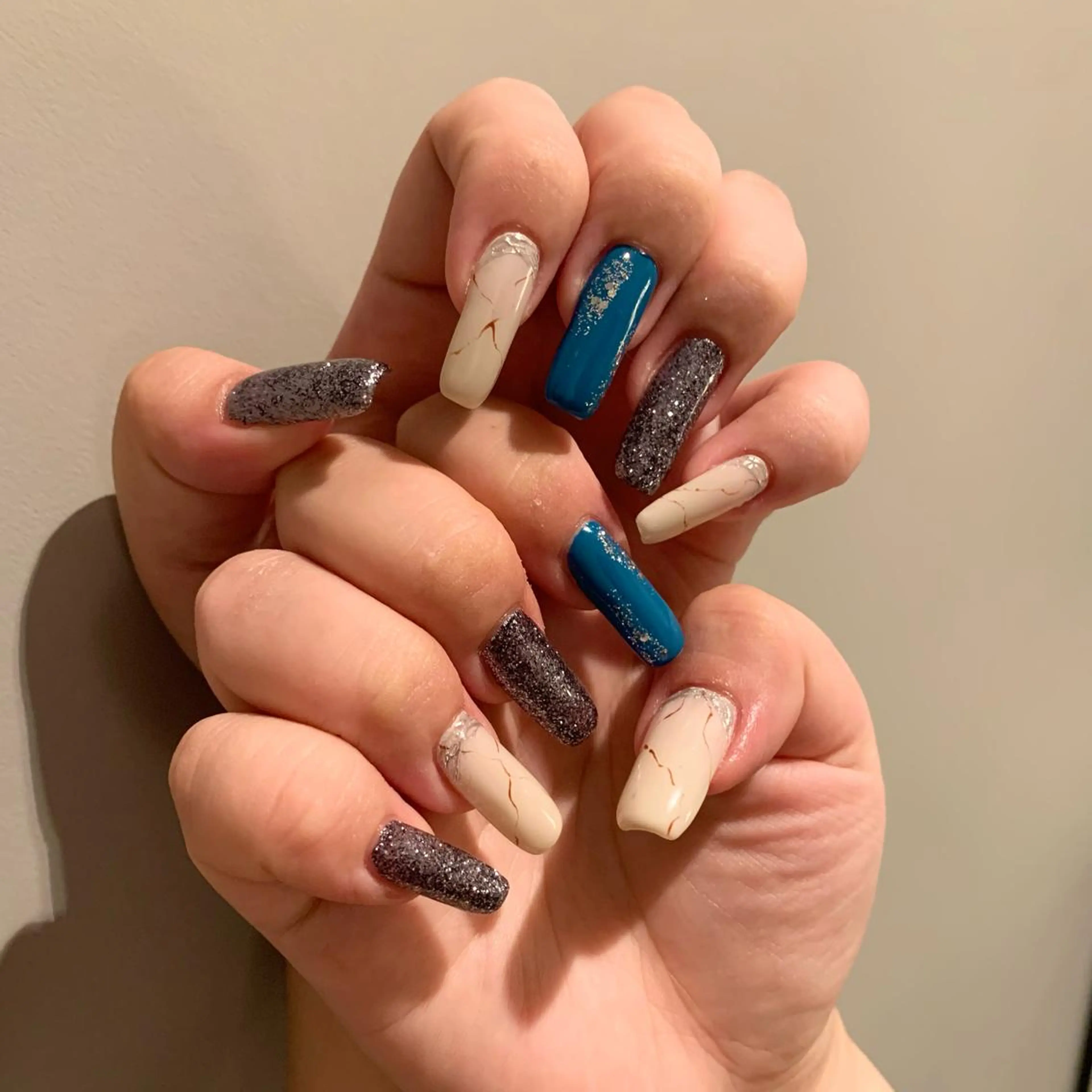 ネイル ハンドネイル ウシク ミユキのネイルデザイン