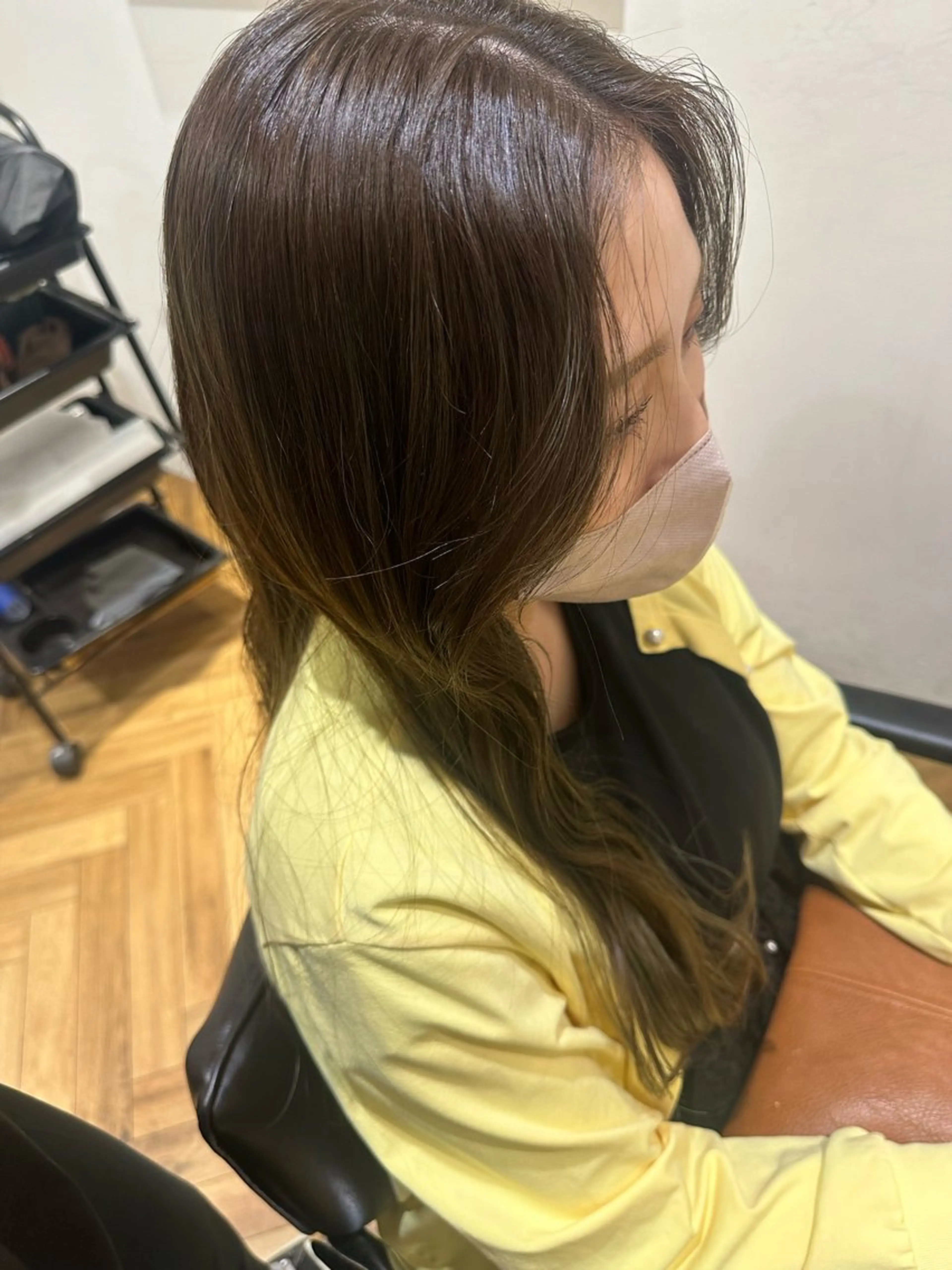 ロング カラー グレージュ オリーブグレージュ オリーブグレー 織田 ゆみのヘアスタイル