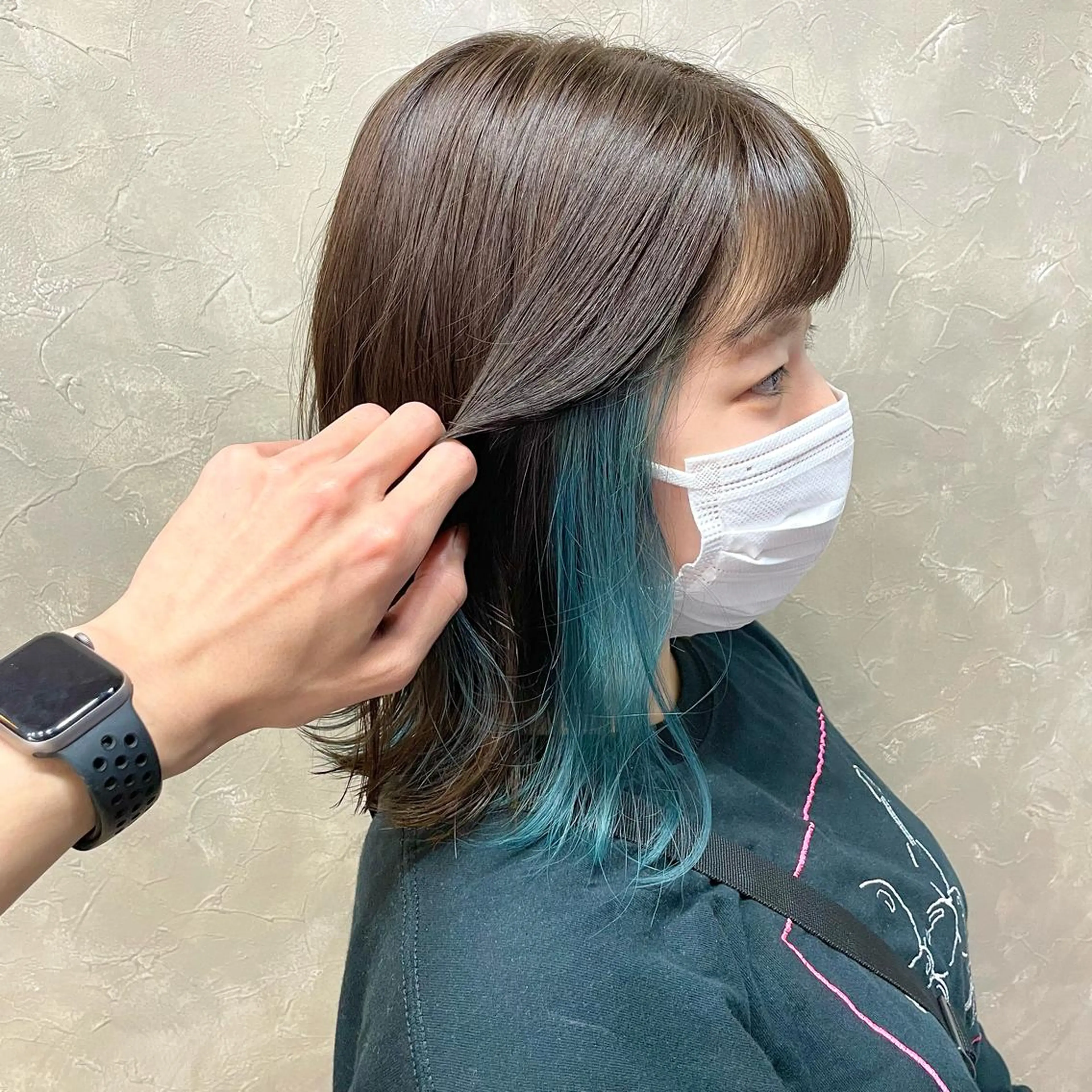 ショート カラー ブリーチ ブルーカラー ケアブリーチ イヤリングカラー カット ヘアカラー トリートメント 有田裕真 【ブリーチカラー】のヘアスタイル