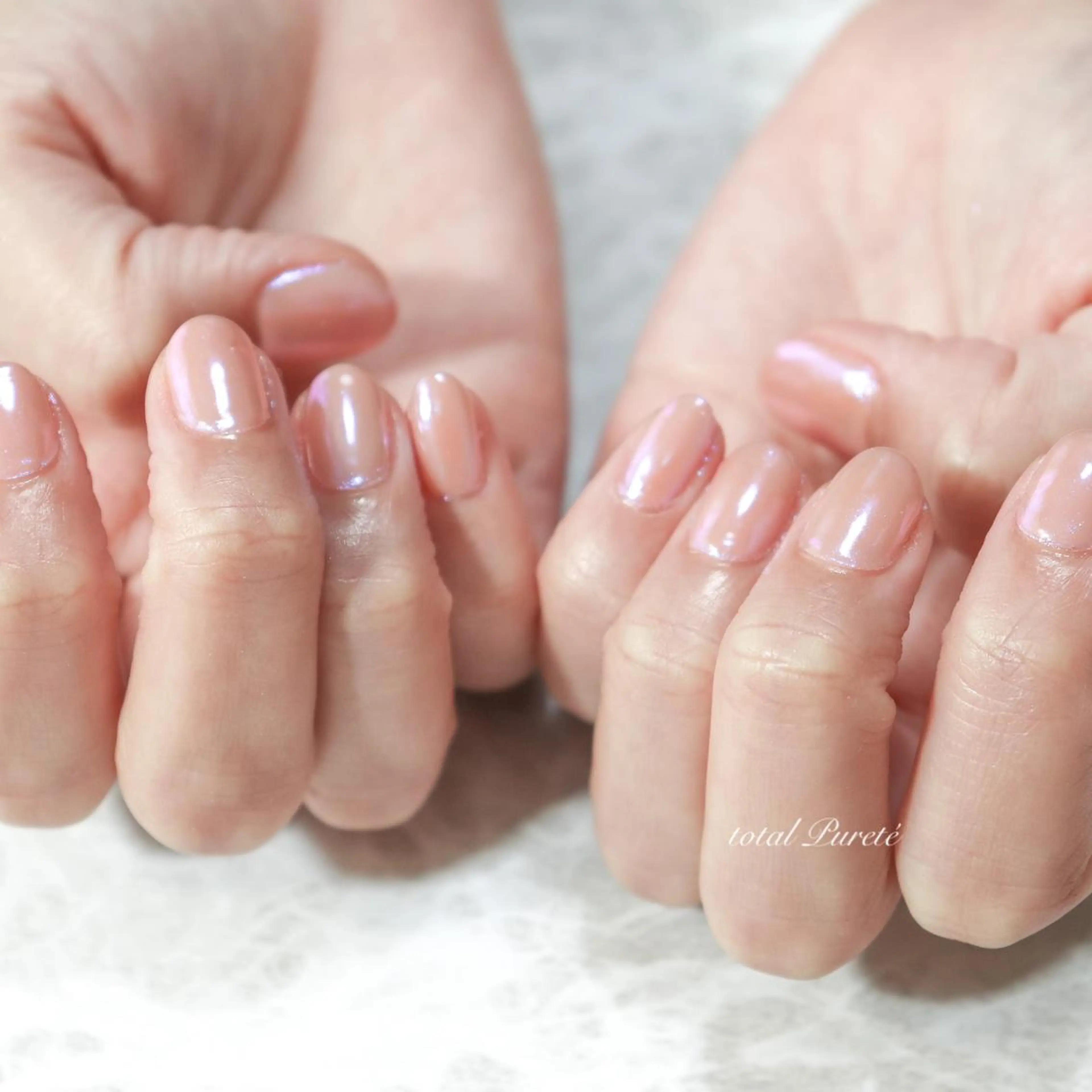 ネイル オーロラネイル ワンカラーネイル ハンドネイル nailsalon Puretéのネイルデザイン