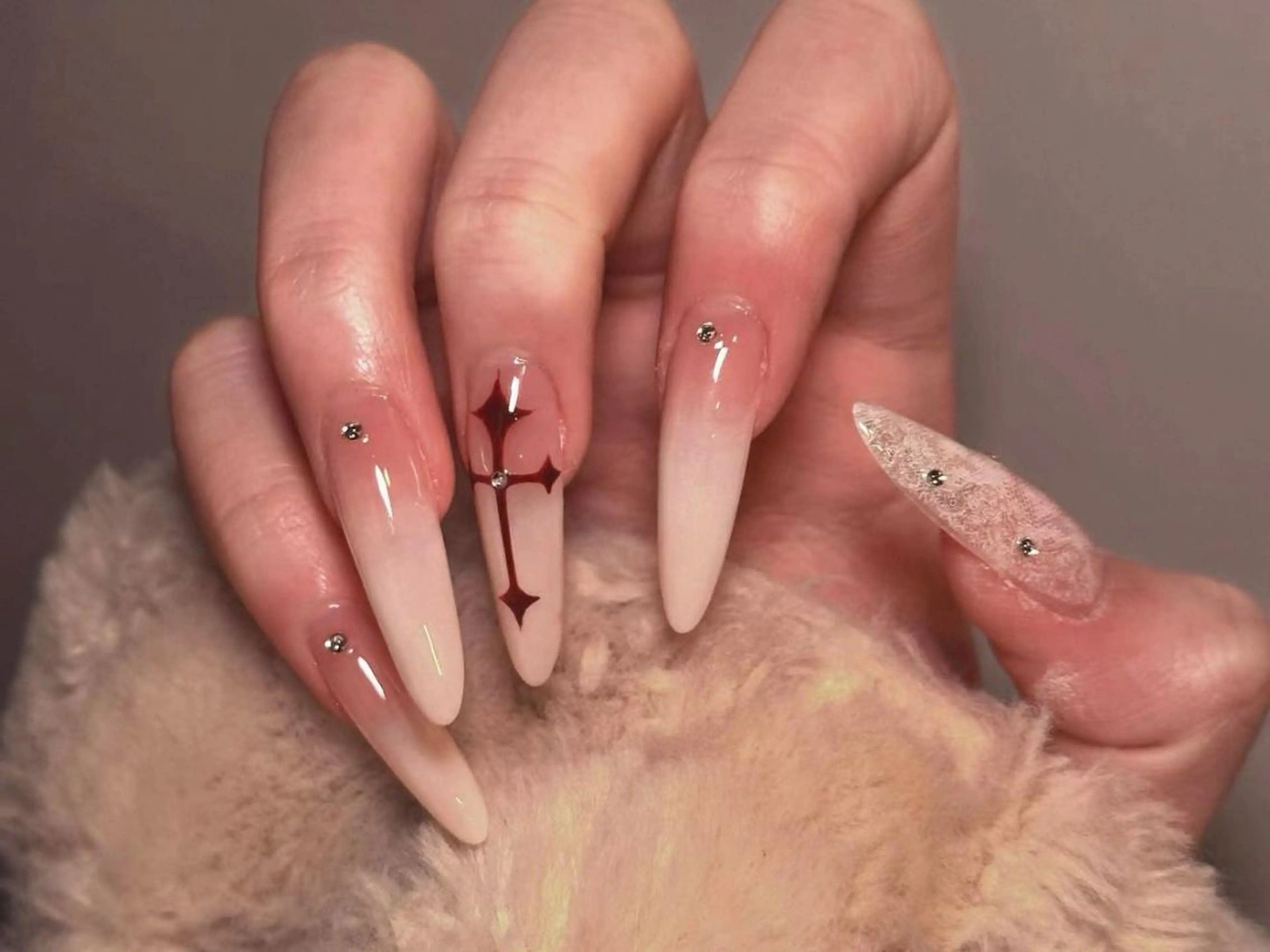 ネイル ガーリー グラデーション ホログラムネイル ロングネイル ストーンネイル ハンドネイル ハンドケア 🎀Sense Nail池袋店🎀のネイルデザイン